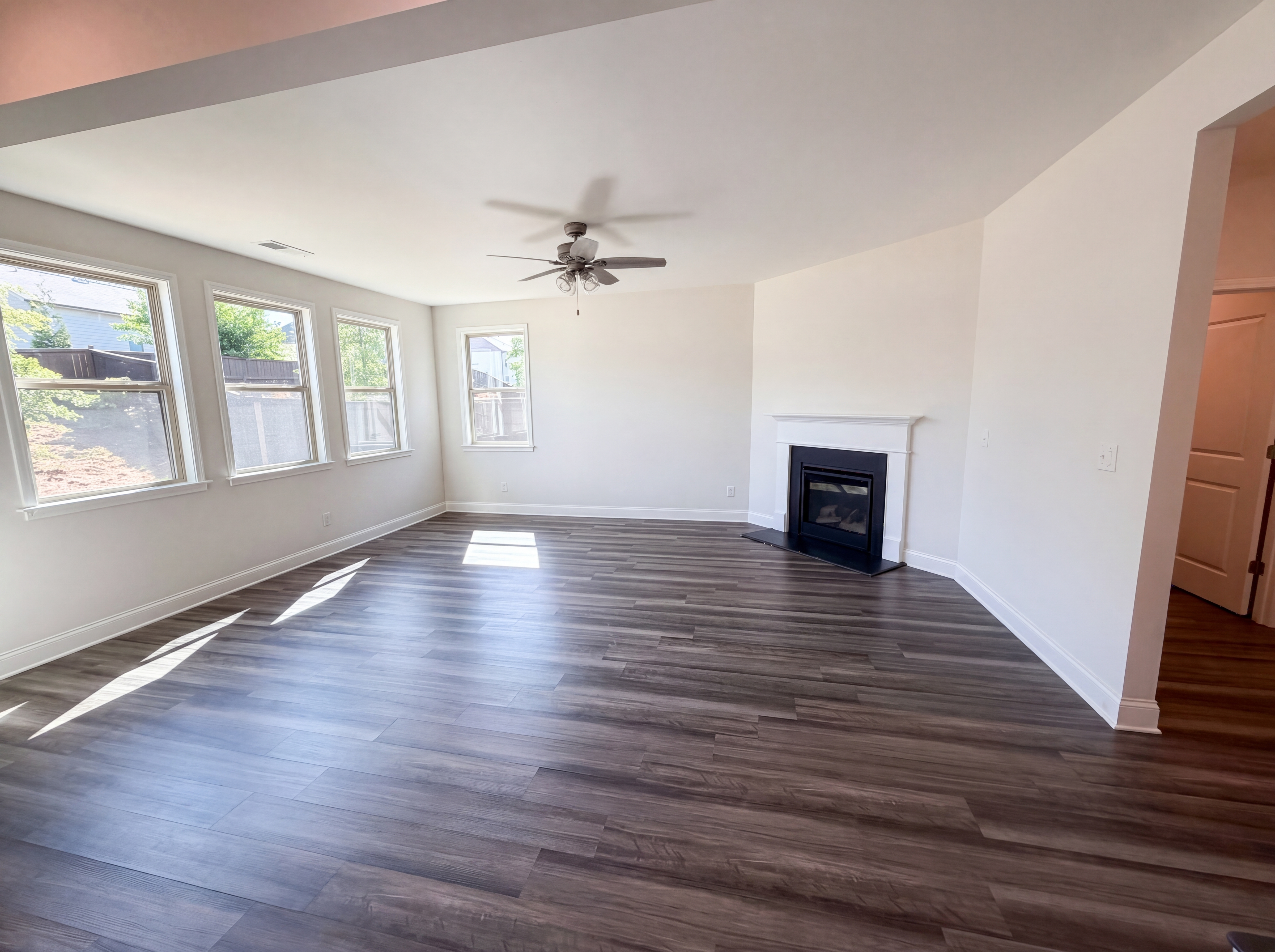 Photo 3 of 61 of 4877 Cooper Farm Dr, Buford, GA