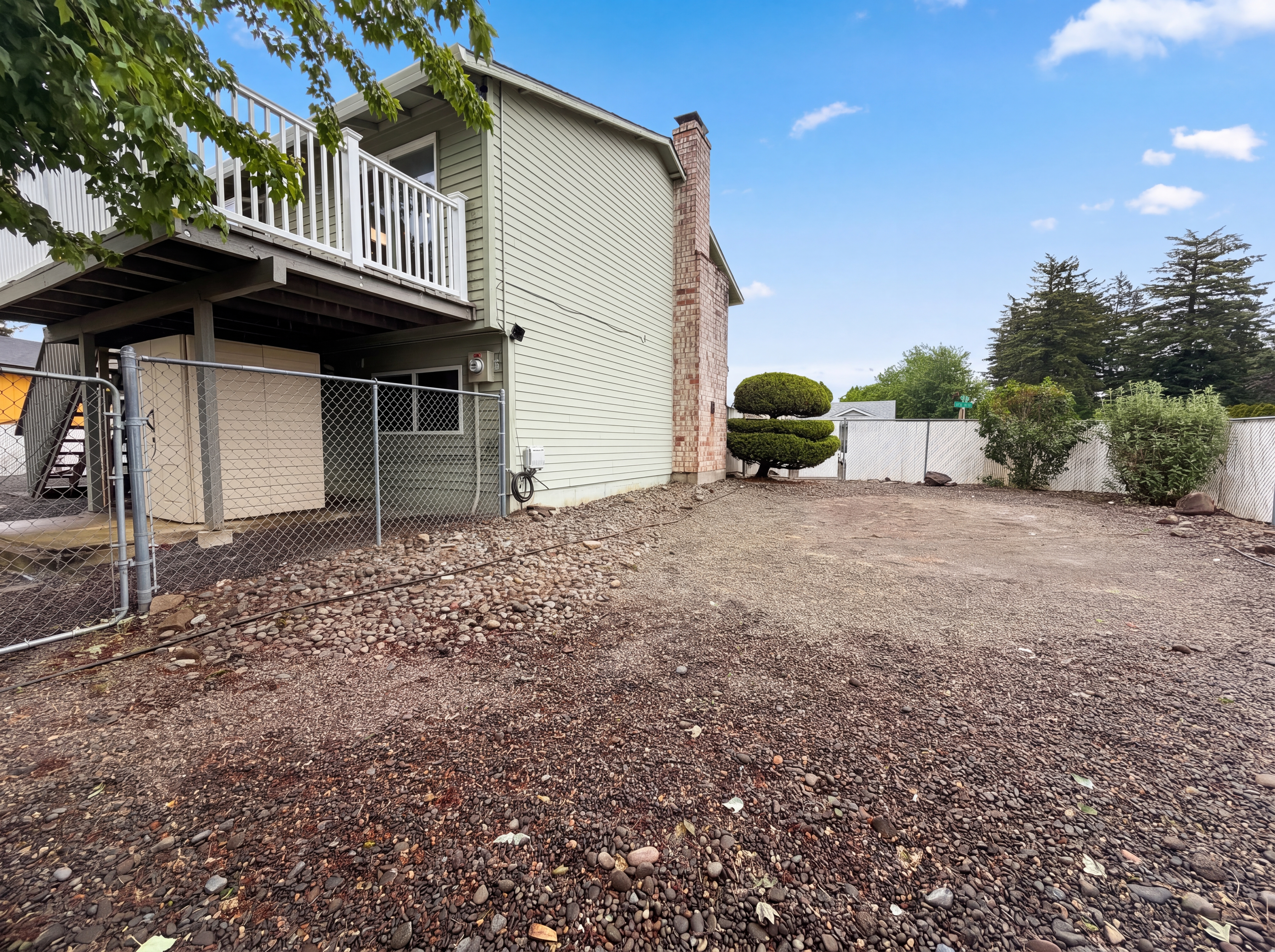 Photo 15 of 17 of 1209 SW 25th St, Troutdale, OR