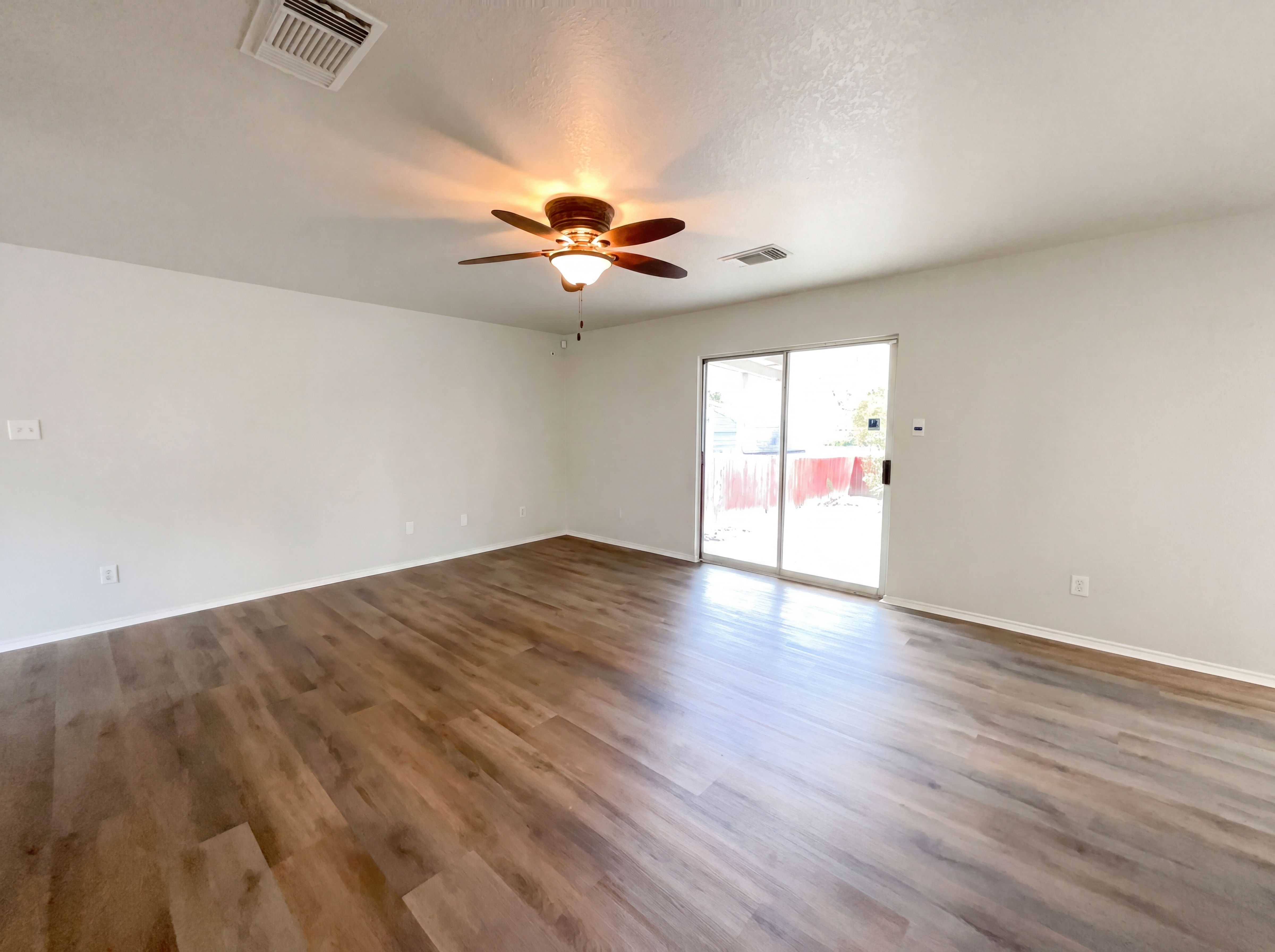 Photo 7 of 21 of 11010 Vollmer Ln, San Antonio, TX