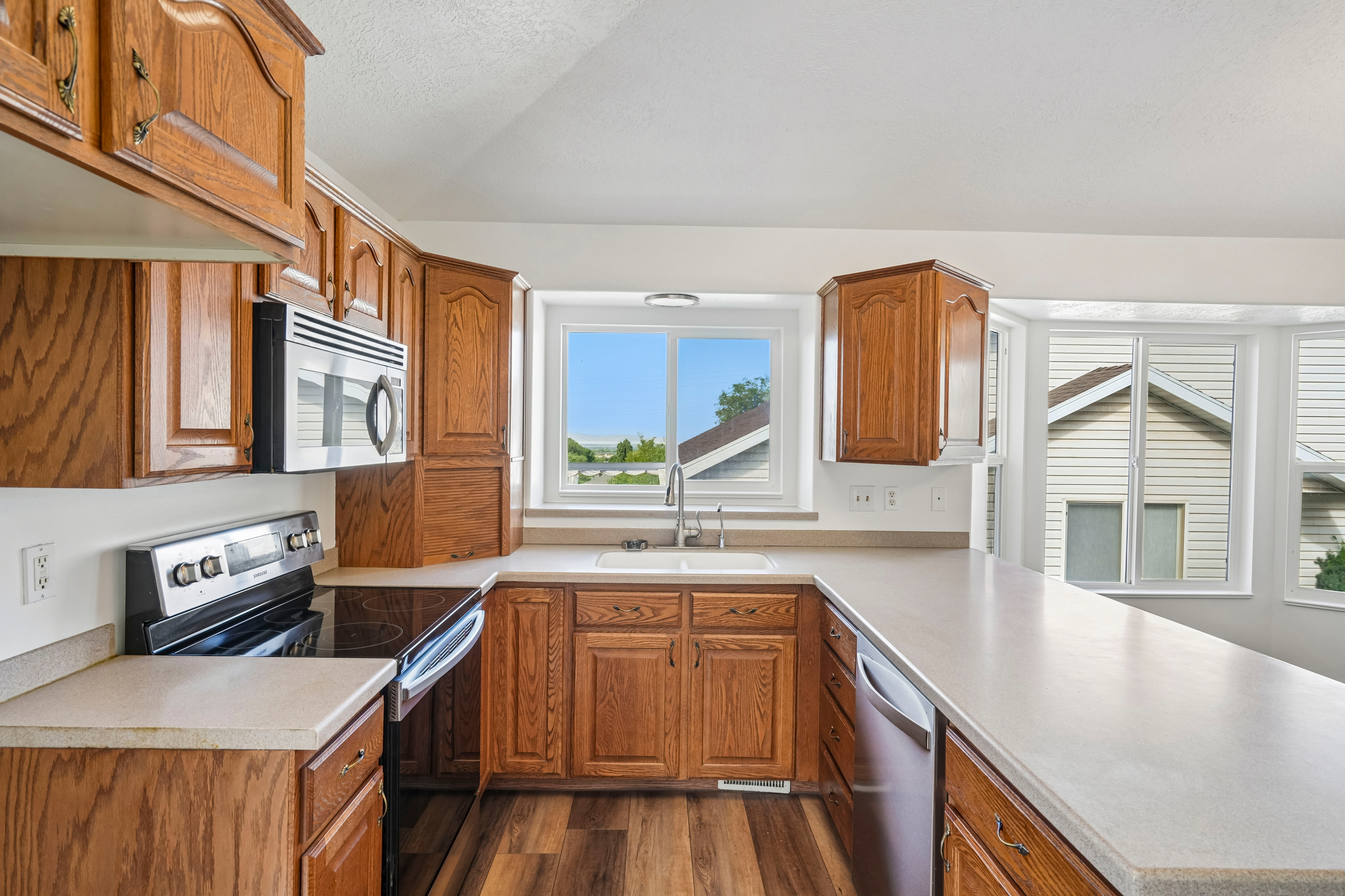 Photo 2 of 43 of 1204 E 3225 N, Layton, UT