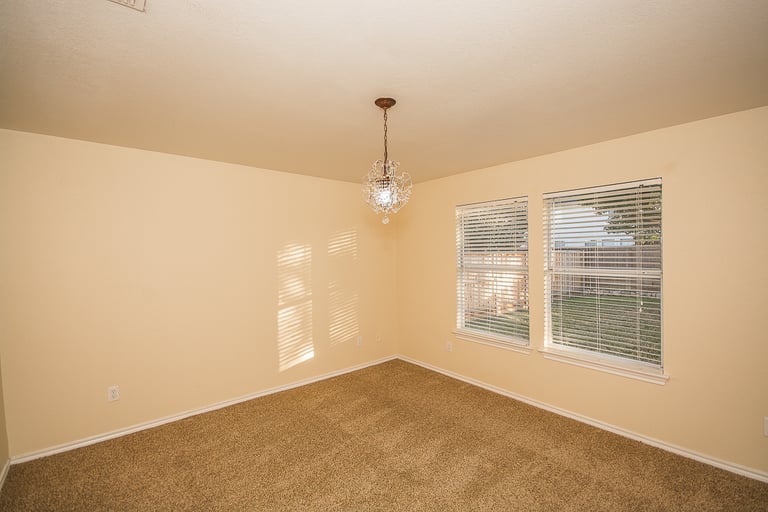 Photo 10 of 20 - 2605 Caprock Rd, McKinney, TX 75071