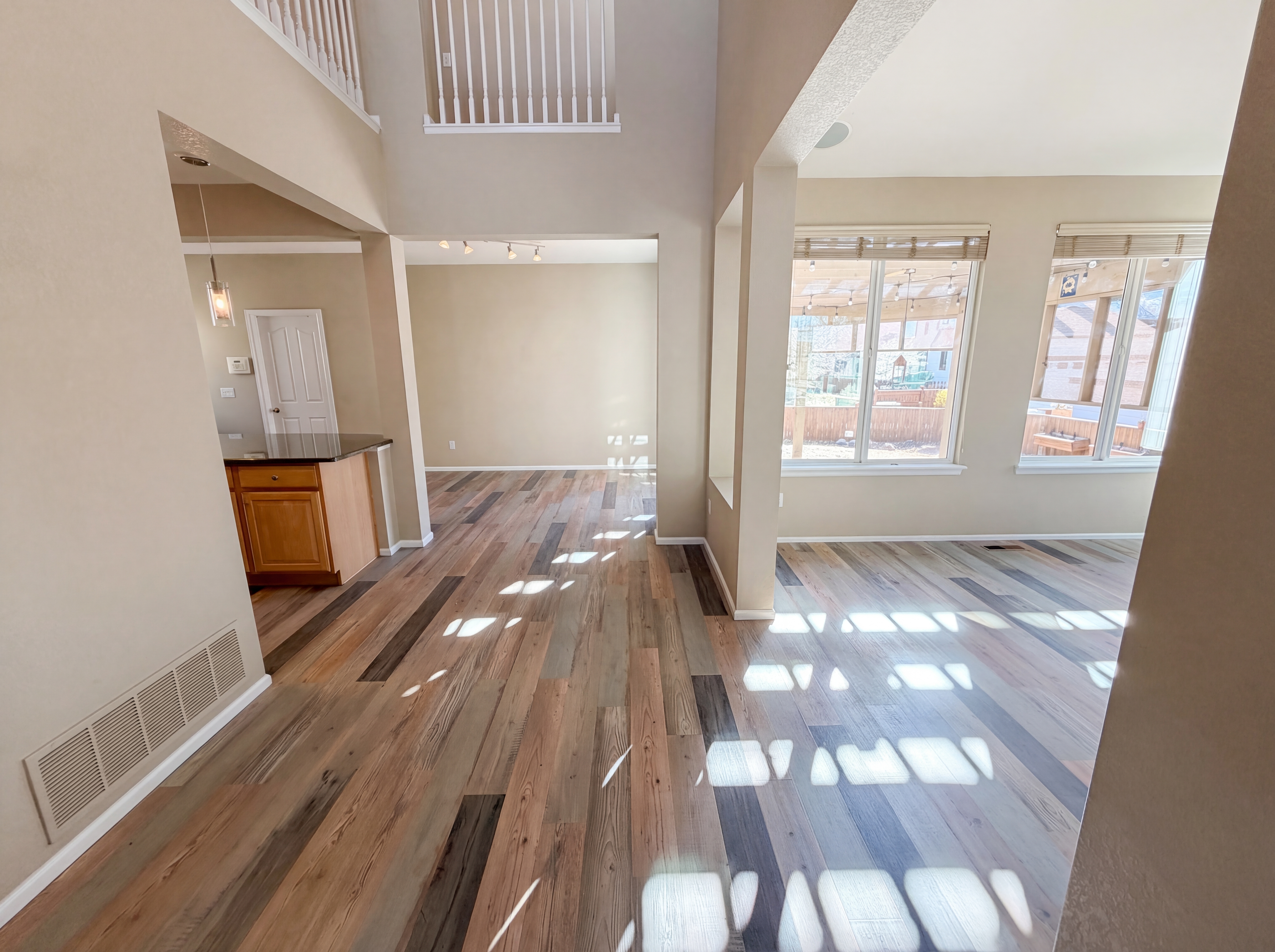 Photo 7 of 36 of 10049 Southlawn Cir, Commerce City, CO