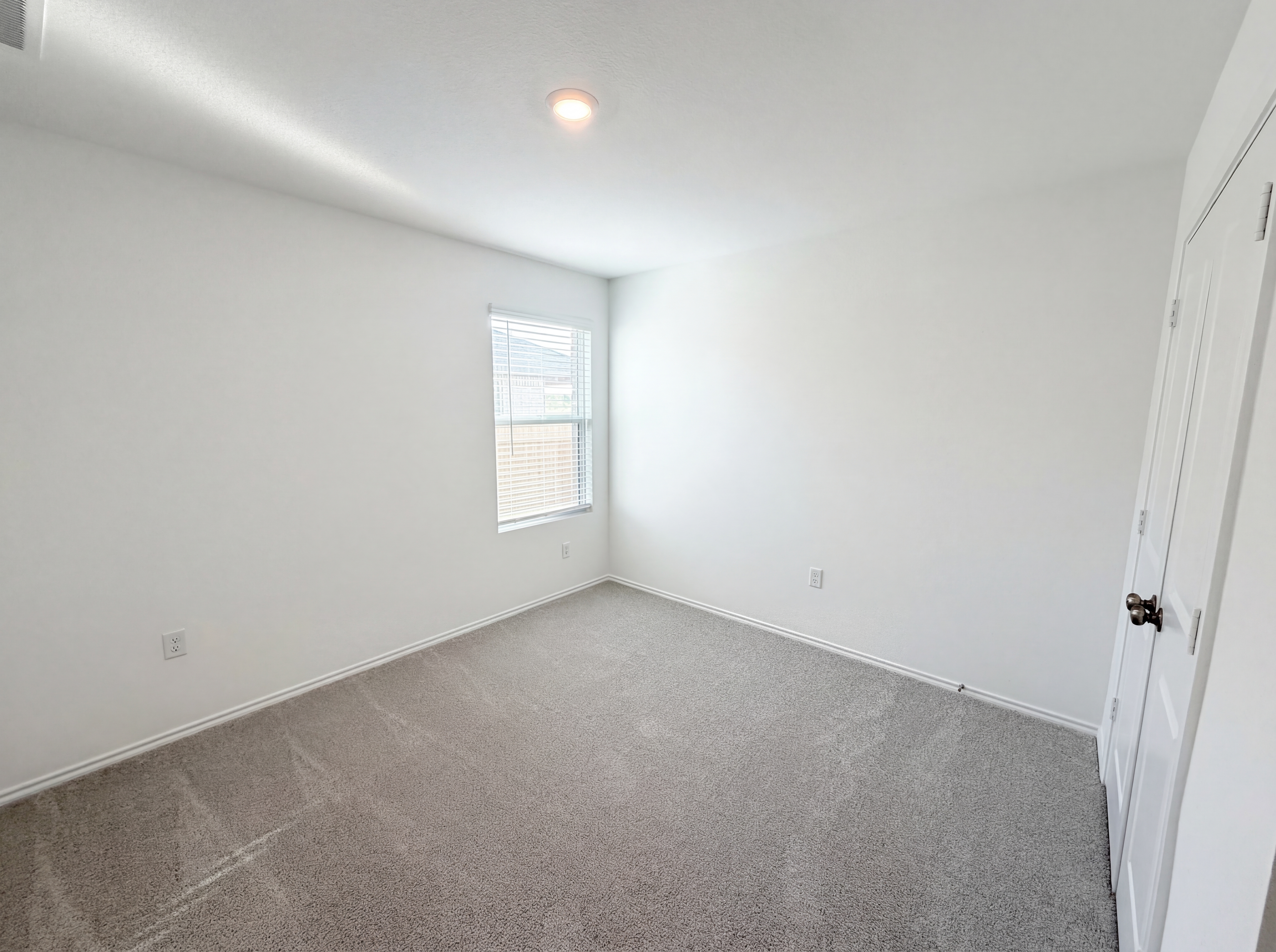Photo 4 of 21 of 507 Vantage Dr, Hutto, TX