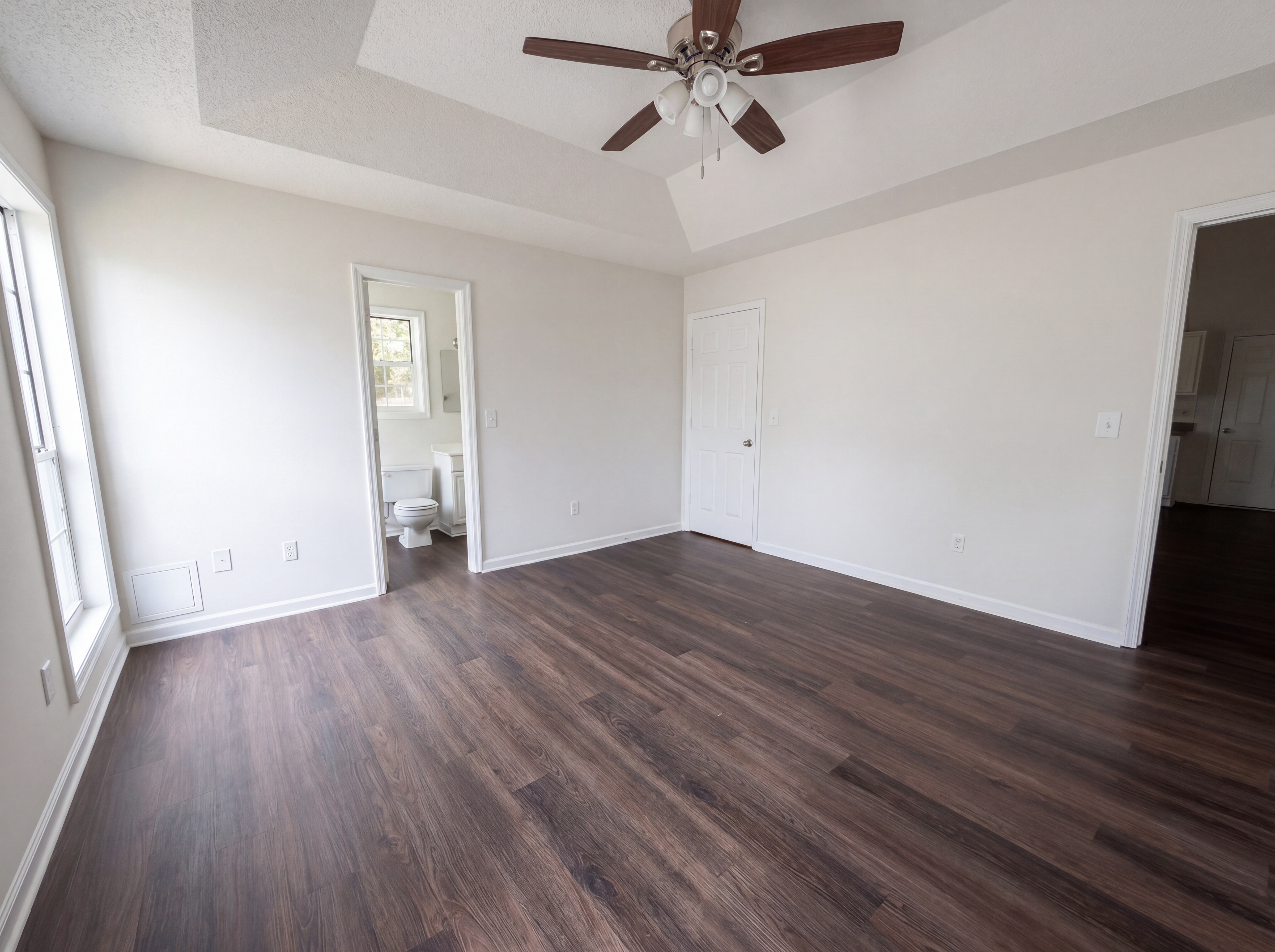 Photo 4 of 26 of 2028 Larson Ln, Goose Creek, SC