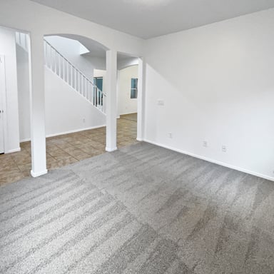 Property photo 3 of 4704 E Laurel Ave