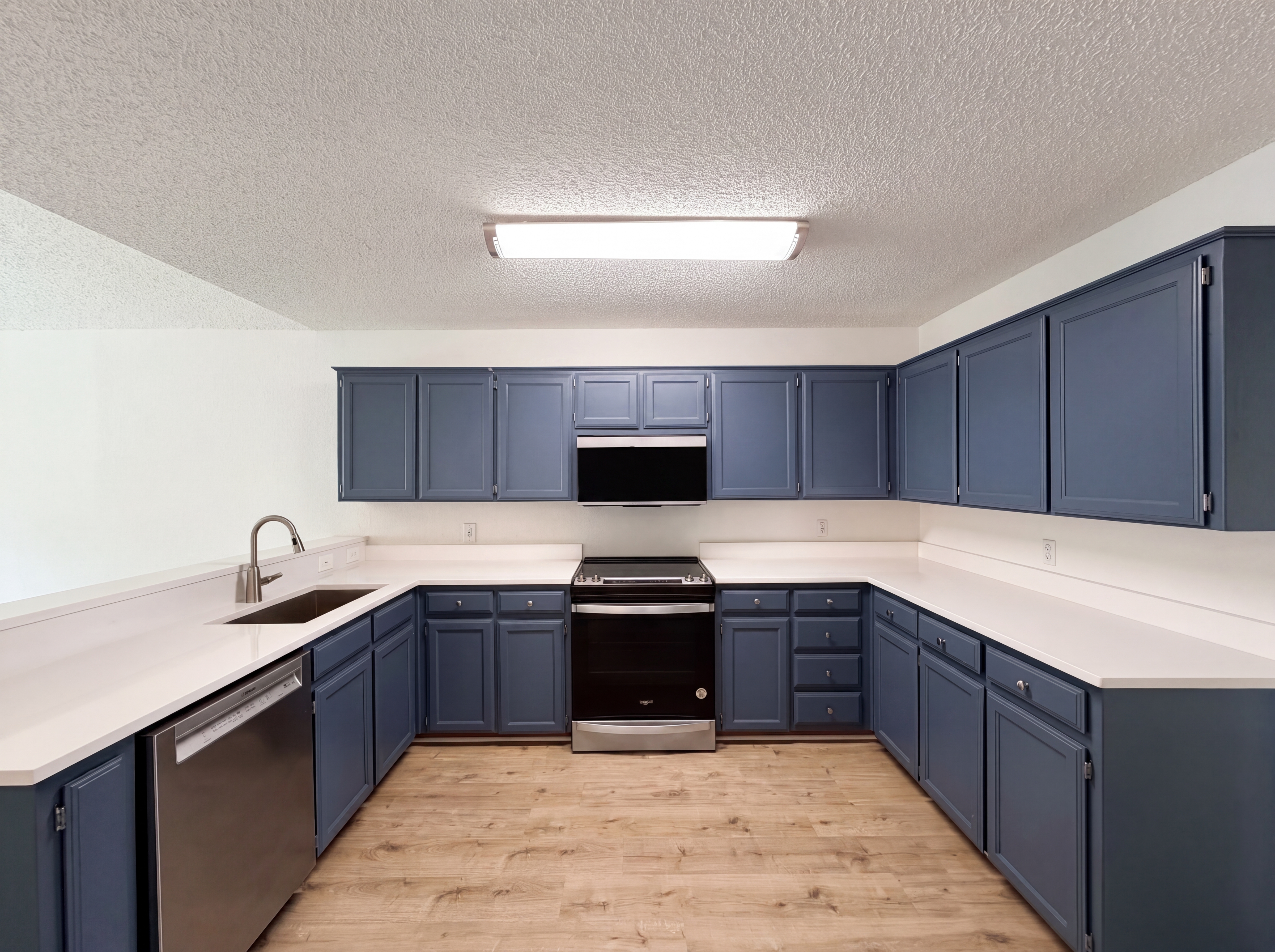 Photo 2 of 22 of 4700 Maryannes Meadow Dr, Fort Worth, TX