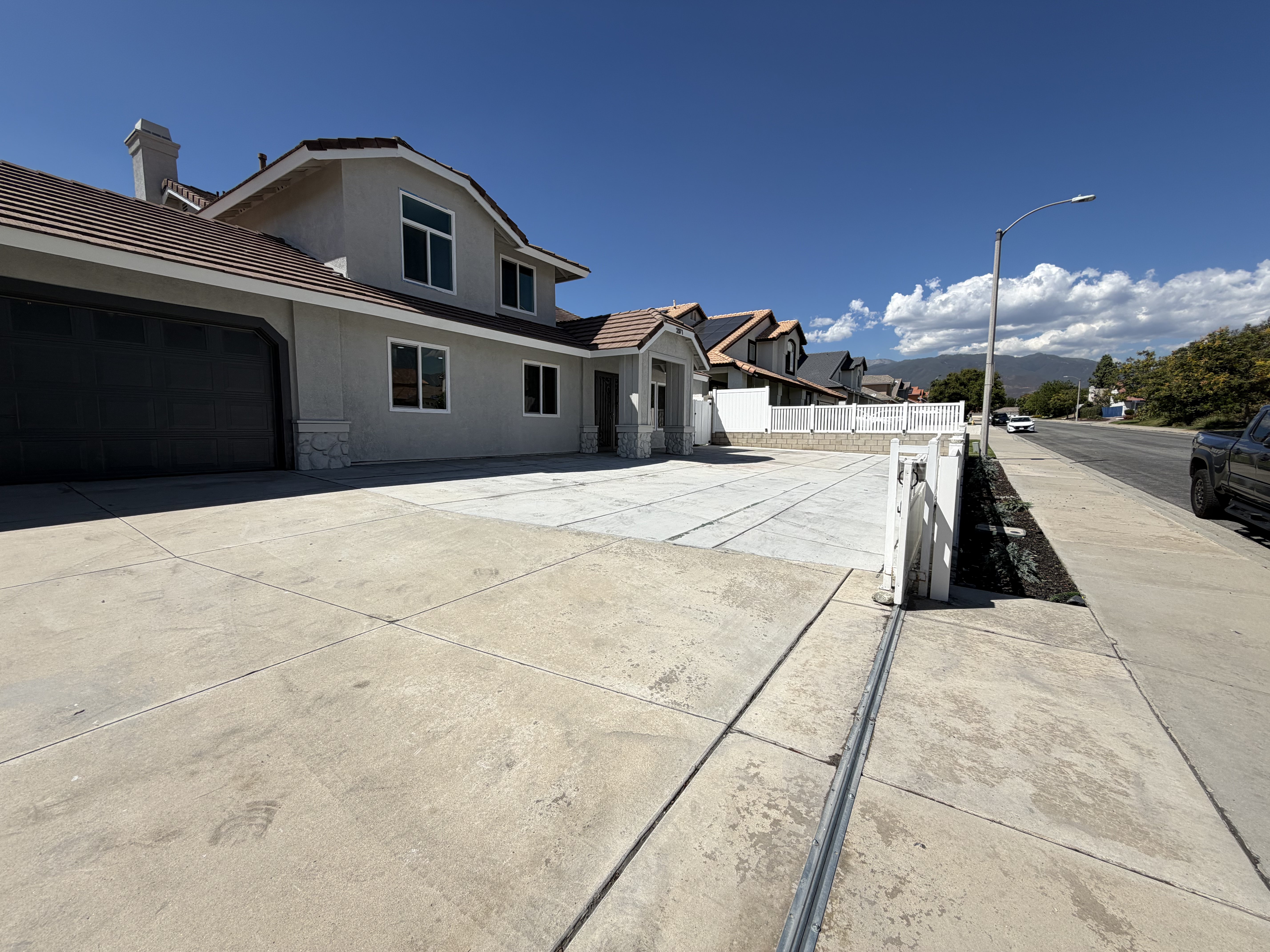 Photo 24 of 26 of 2371 W Via Bello Dr, Rialto, CA