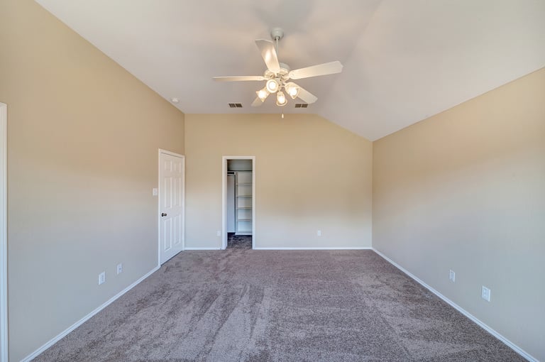 Photo 5 of 23 - 1205 Diamond Back Ln, Haslet, TX 76052