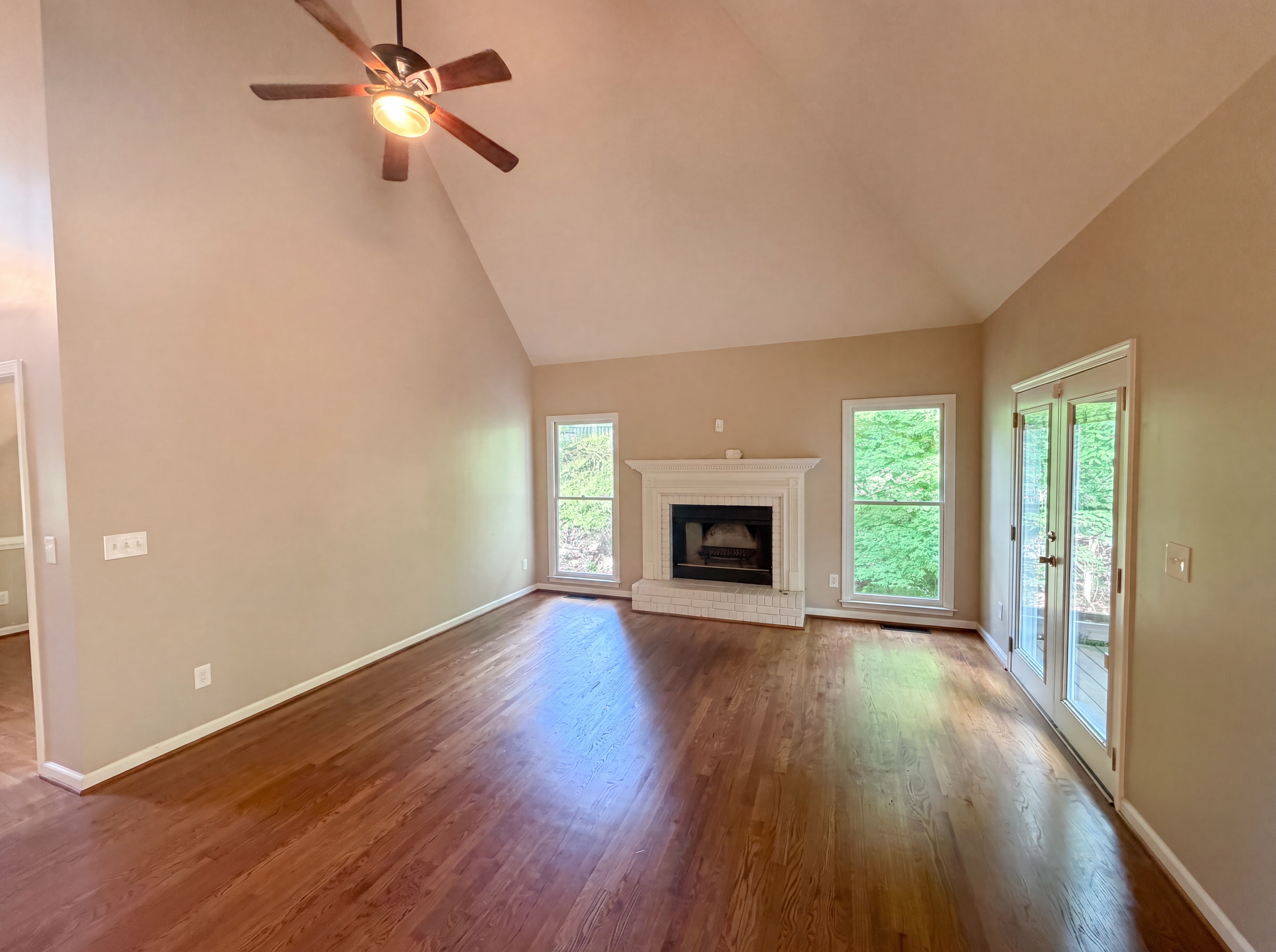 Photo 3 of 34 of 2299 Camden Dr SW, Marietta, GA