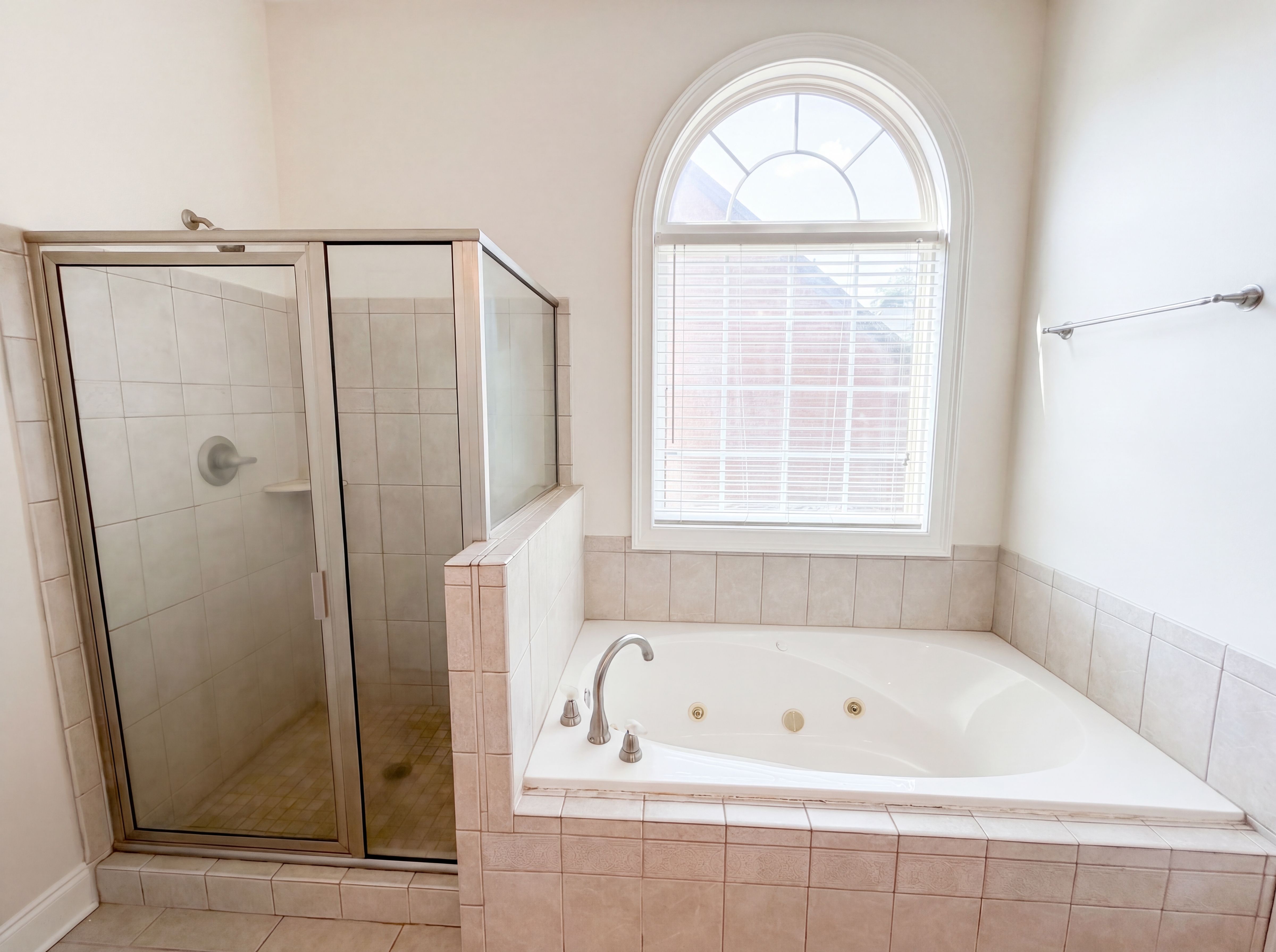 Photo 14 of 39 of 8111 Crestview Dr SE, Covington, GA