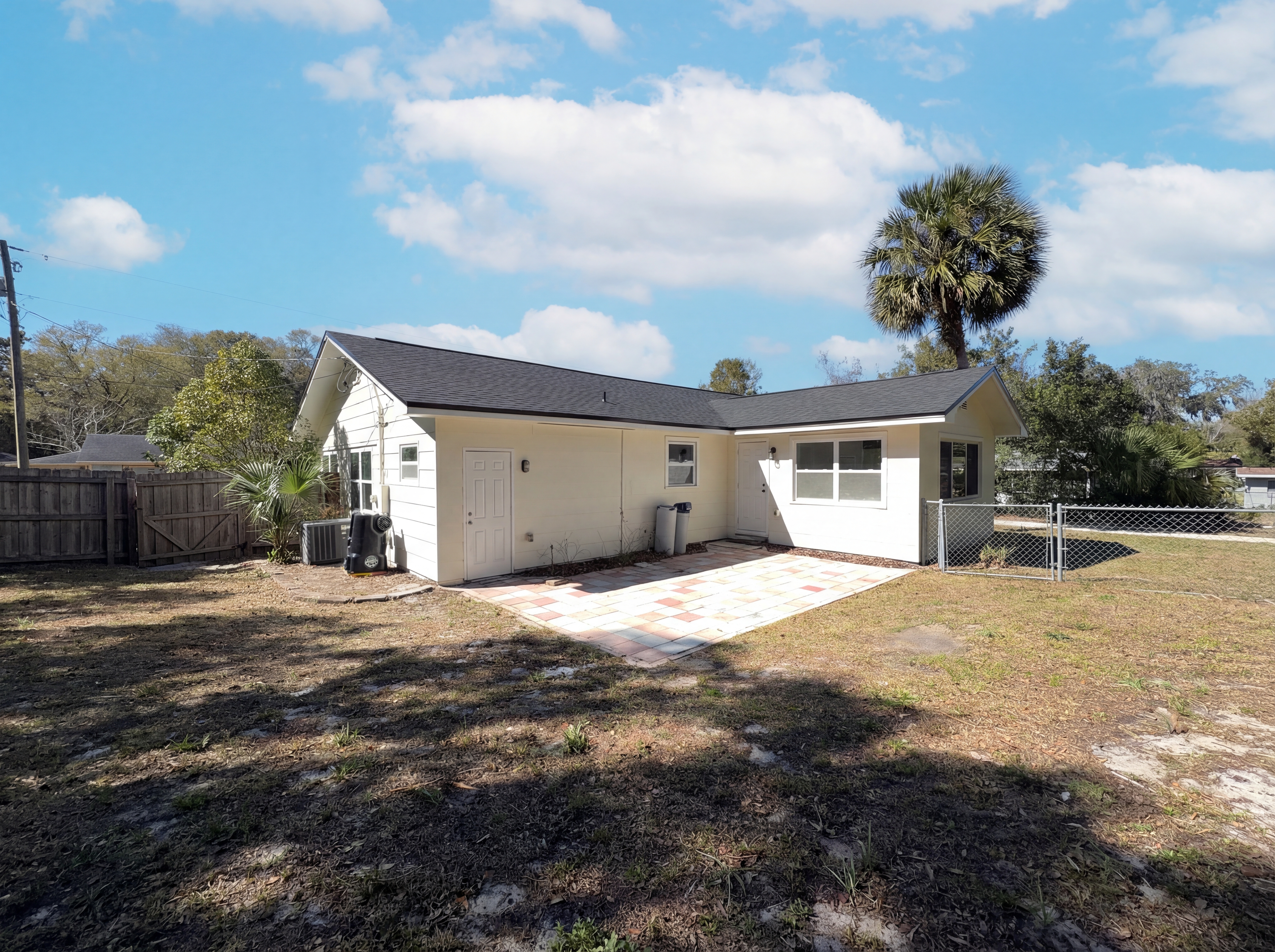 Photo 5 of 21 of 520 Sumner Ave, Orange City, FL