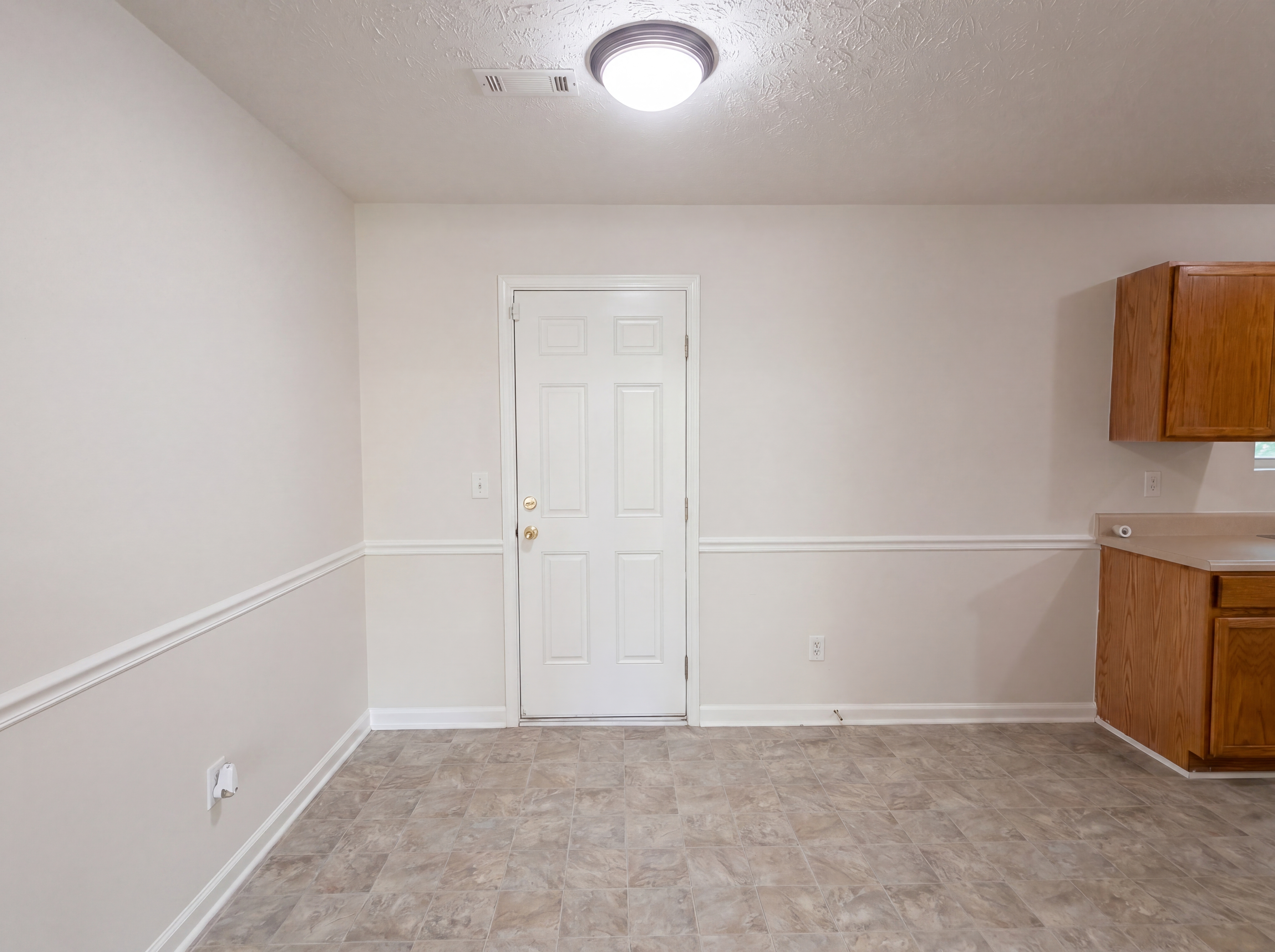 Photo 9 of 27 of 182 Livingston Ln, Covington, GA