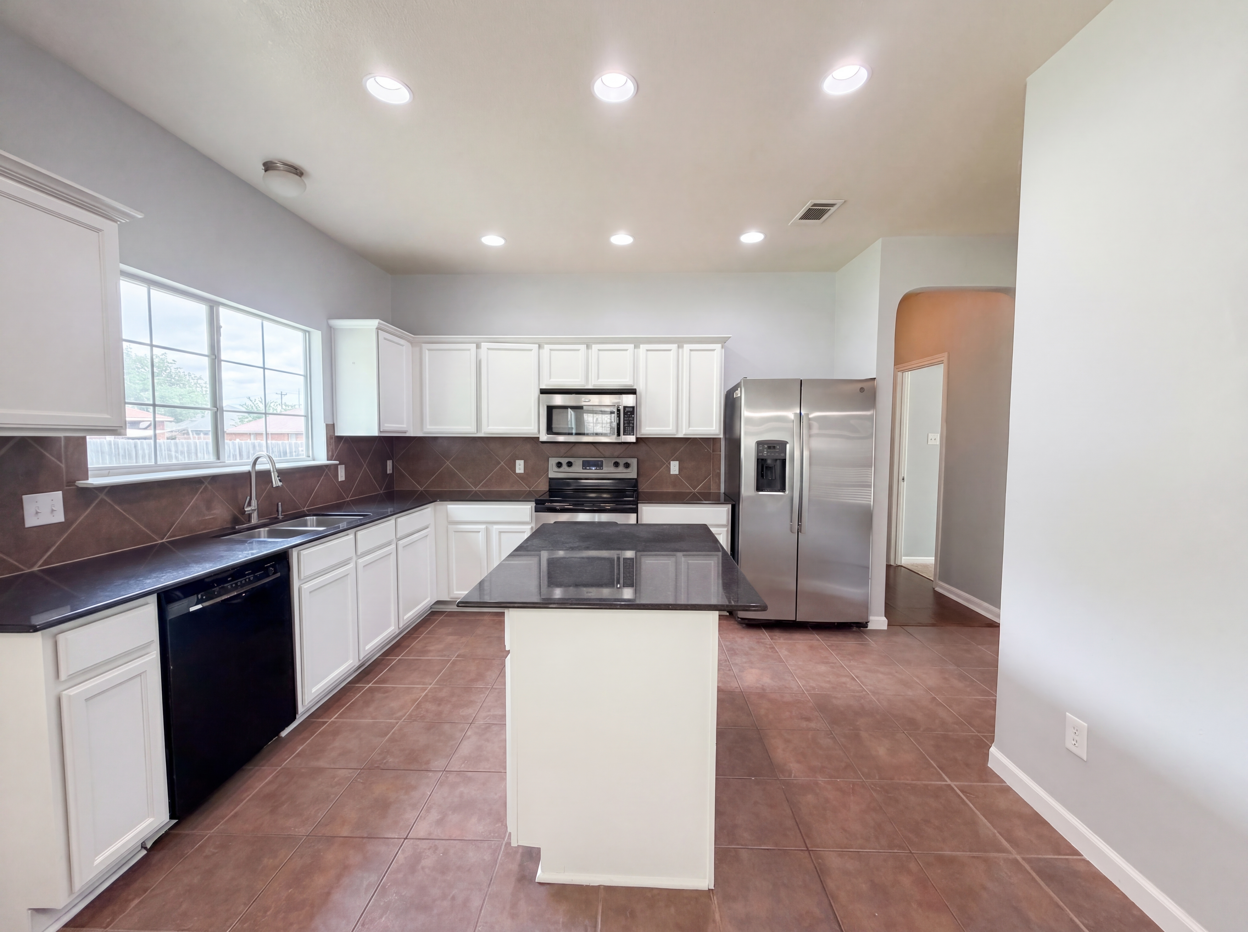 Photo 14 of 19 of 313 Crowfoot Dr, Harker Heights, TX