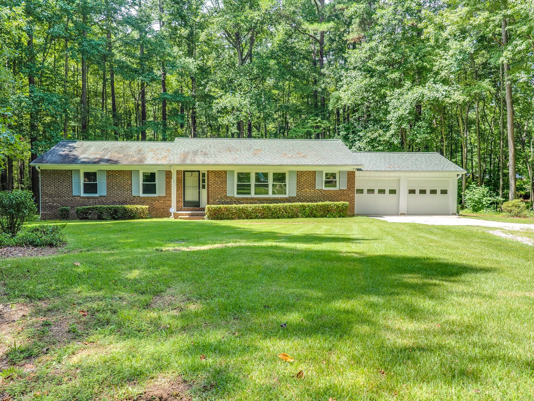 Photo 1 of 19 - 5113 Laurie Dr, Raleigh, NC 27606