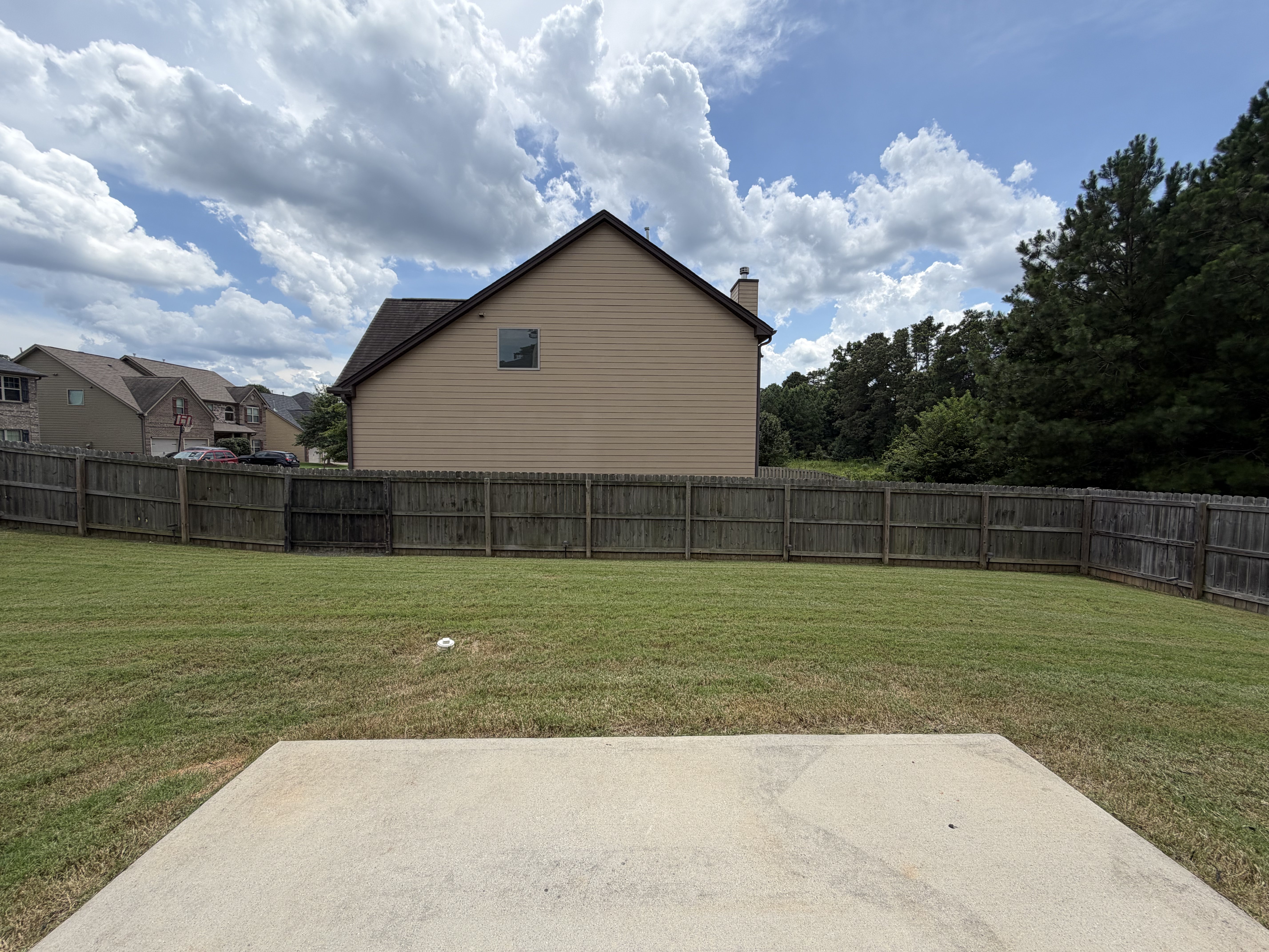 Photo 16 of 18 of 6543 Chason Woods Ct, Jonesboro, GA