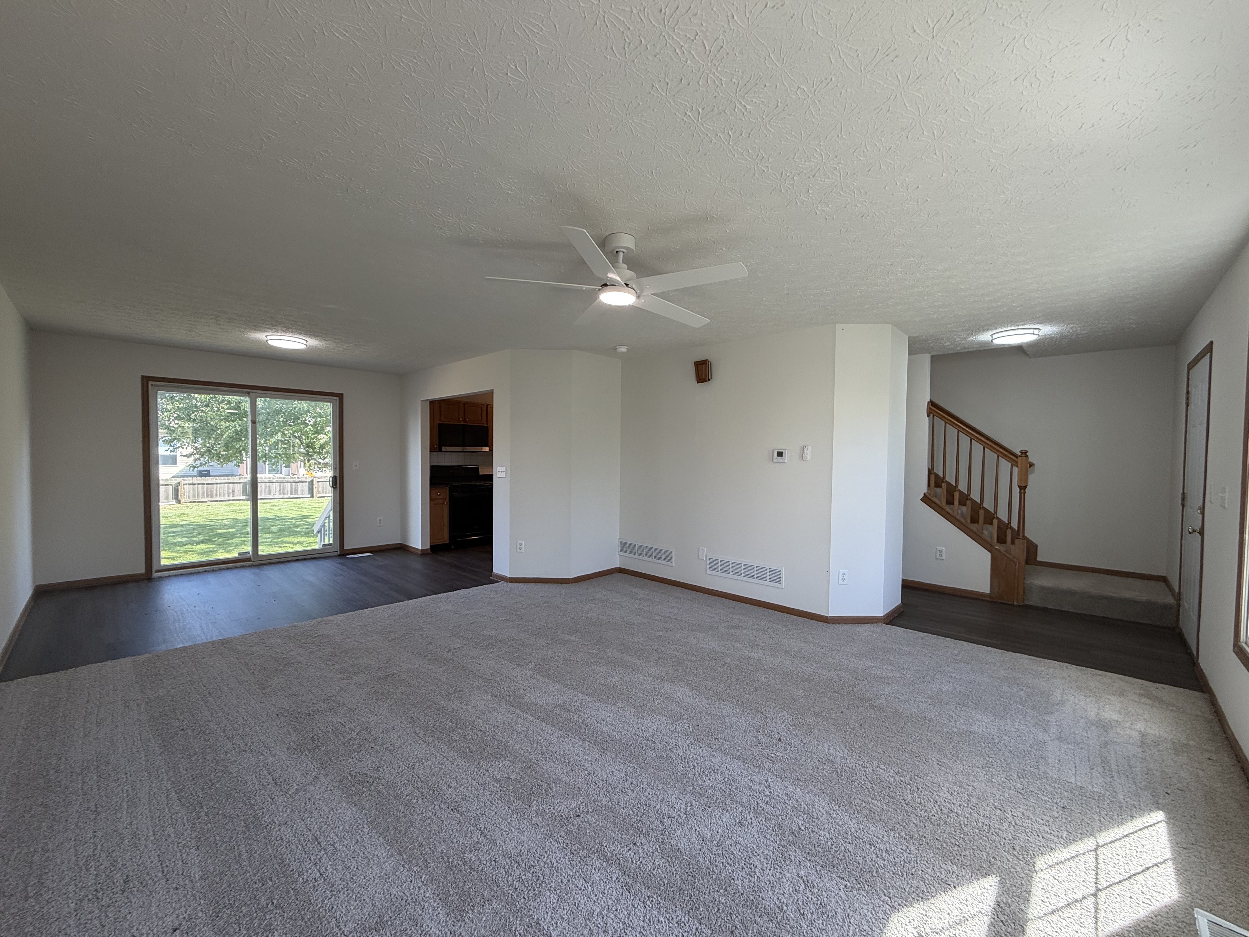 Photo 3 of 26 of 1150 Moneca St, Blacklick, OH