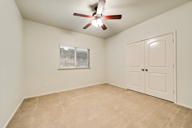 Photo 23 of 30 - 594 Miramar Dr, Rockwall, TX 75087