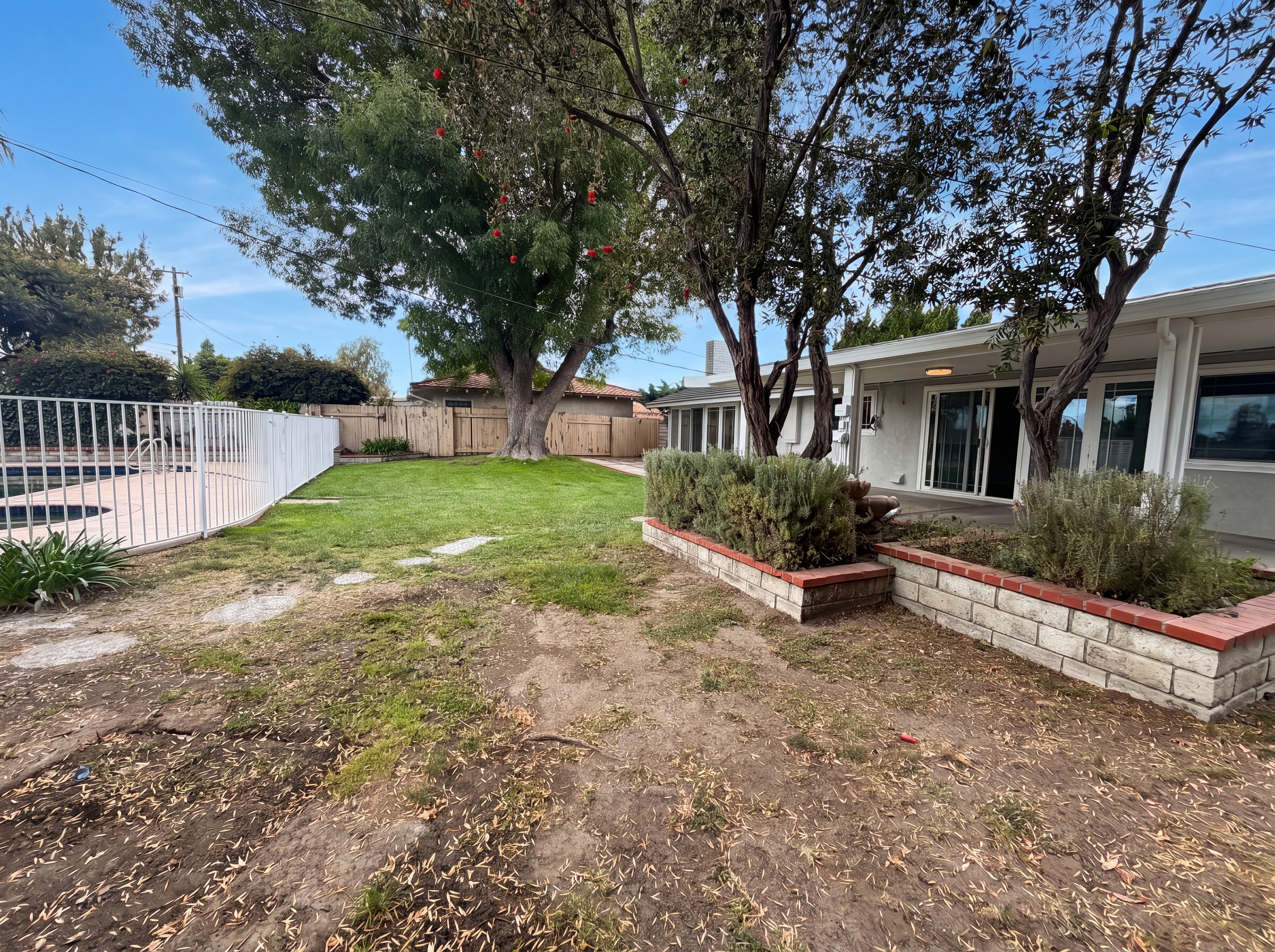 Photo 27 of 29 of 18400 Bermuda St, LOS ANGELES, CA