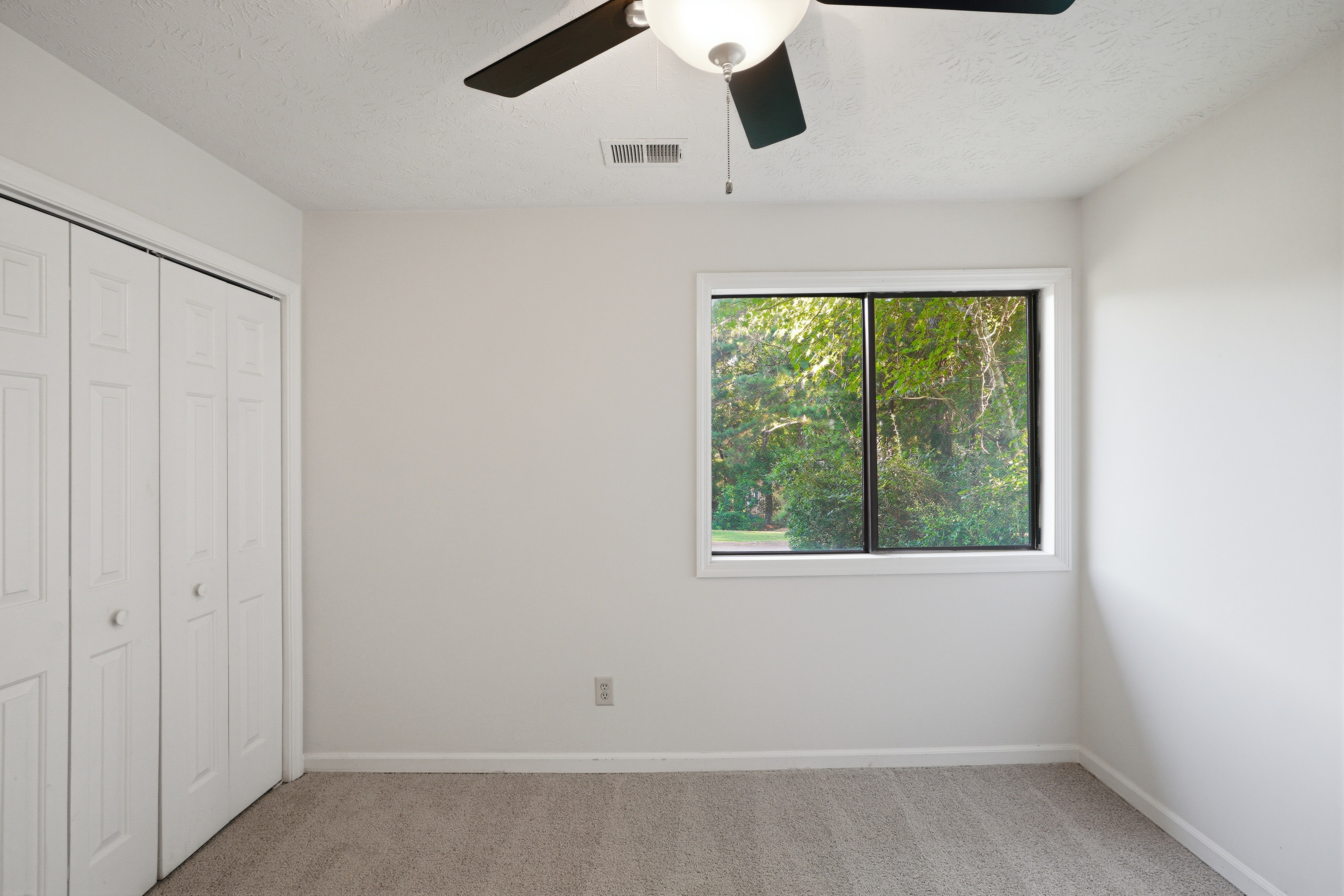 Photo 17 of 33 of 140 Forrest Brook Dr, Palmetto, GA