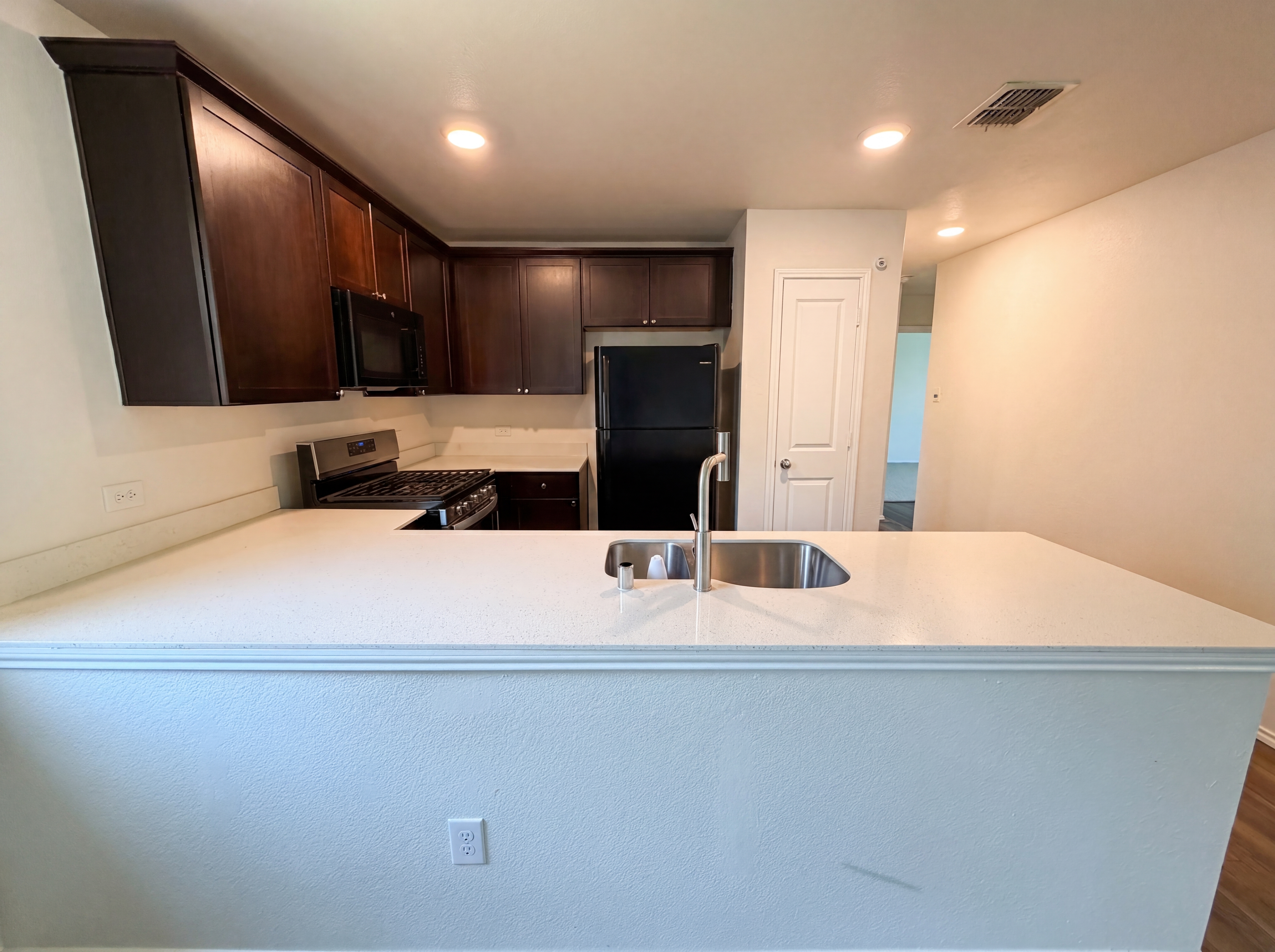 Photo 2 of 17 of 2214 Nightgrove Cir, Crandall, TX