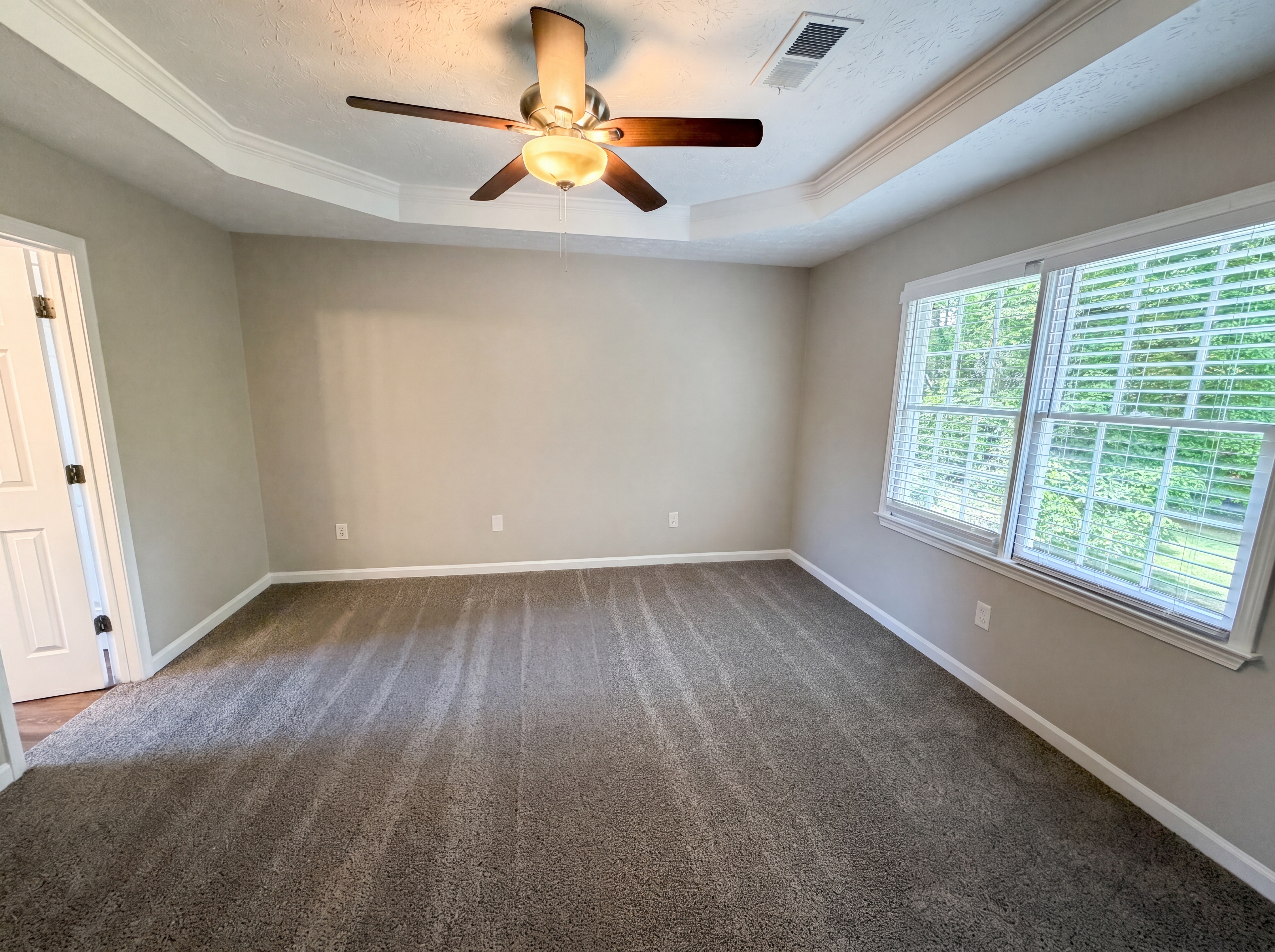 Photo 4 of 23 of 4078 Tara Ct, Loganville, GA