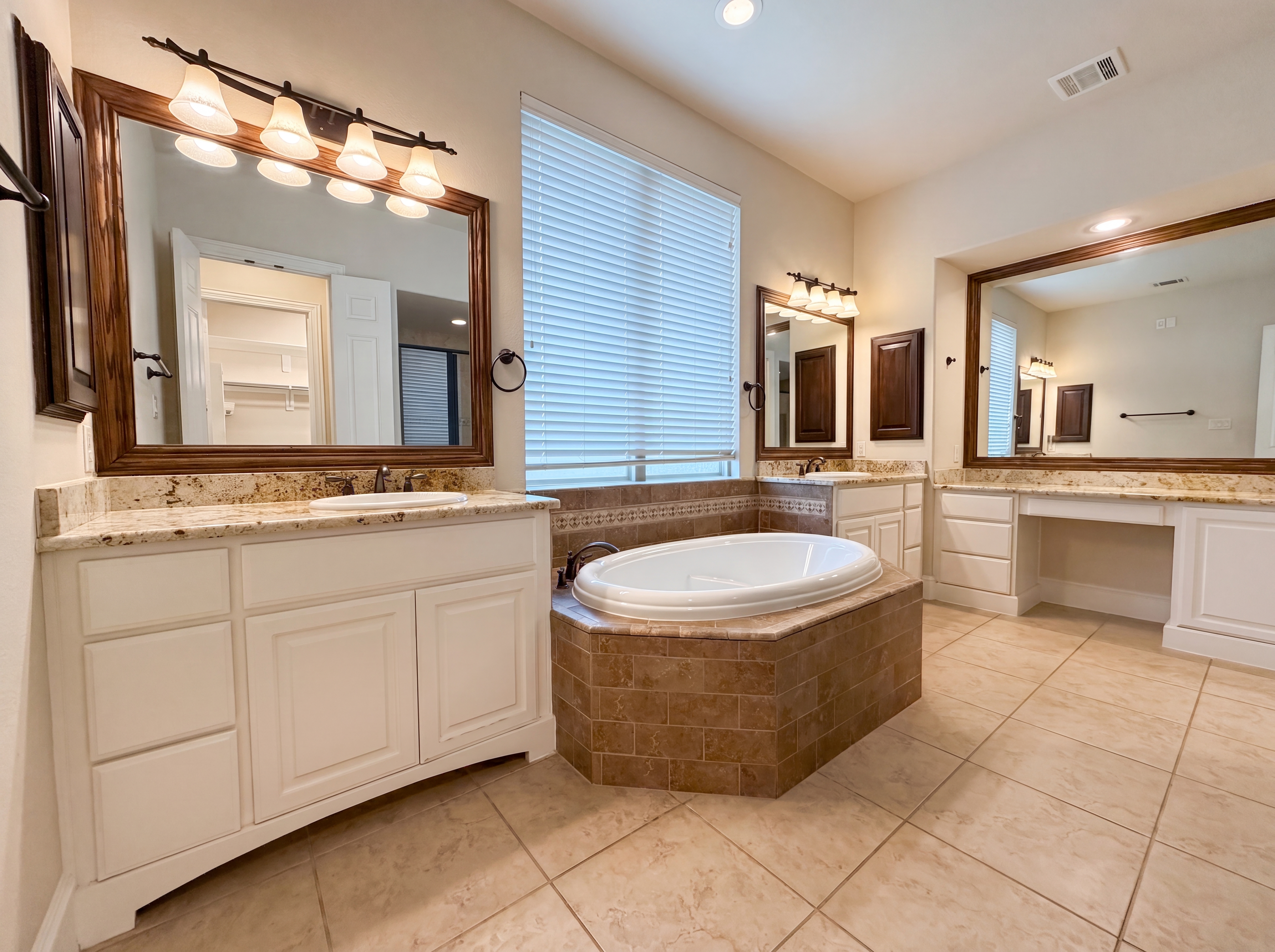 Photo 6 of 29 of 27911 Warren Park Dr, Katy, TX