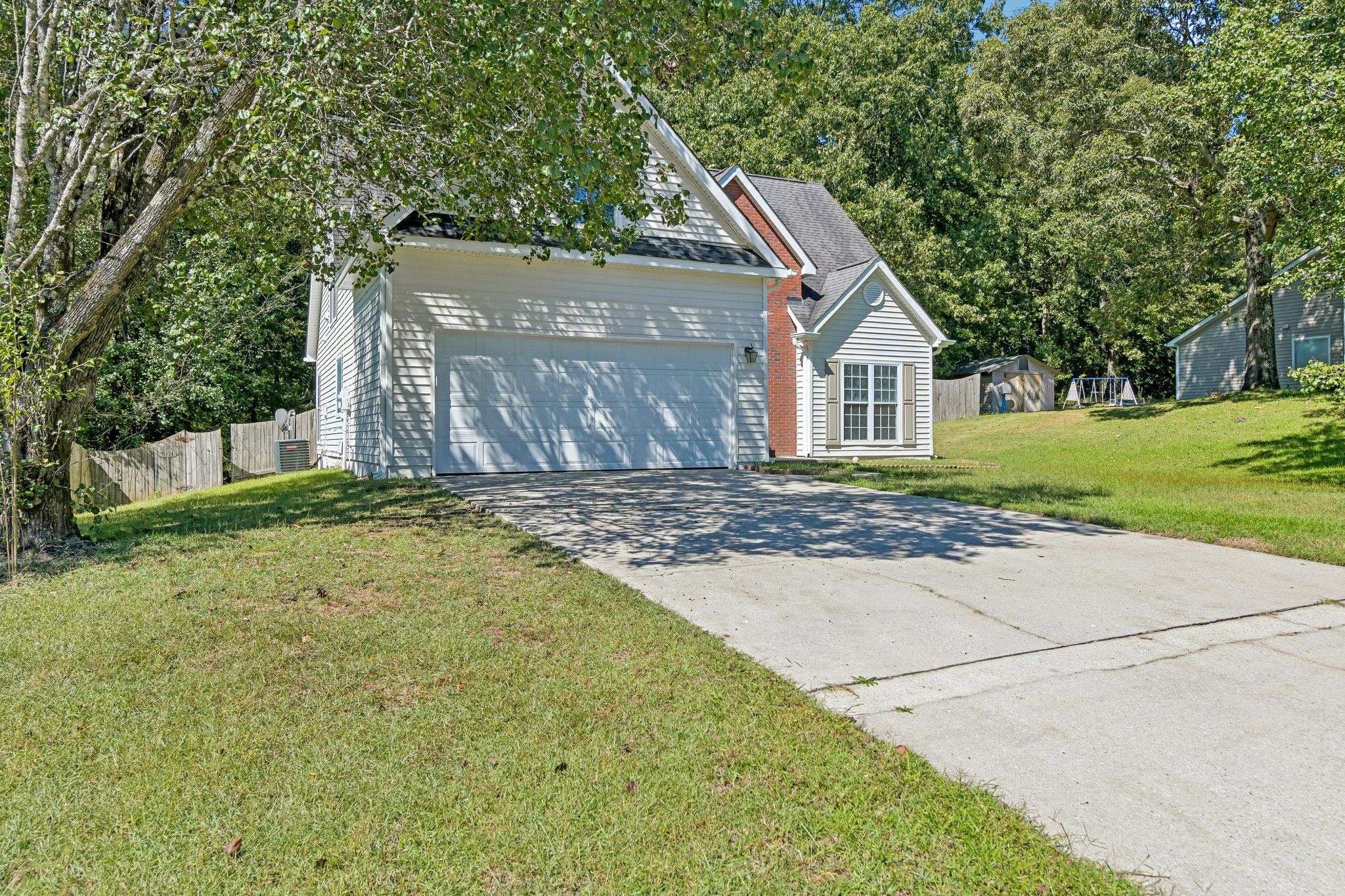 Photo 2 of 38 of 206 Northwind Dr, Stockbridge, GA