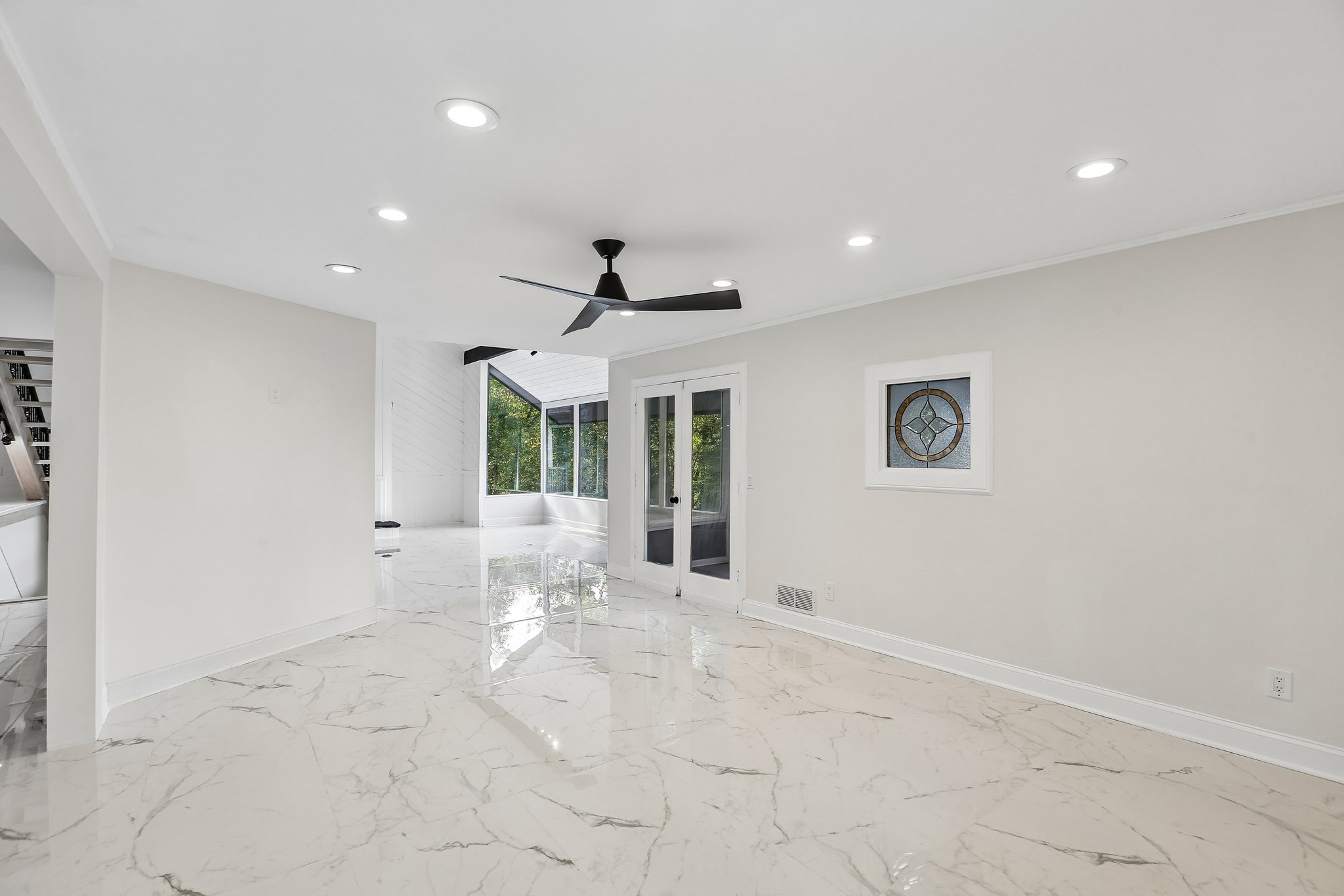 Photo 10 of 38 of 140 Huntcliff Pt, Sandy Springs, GA