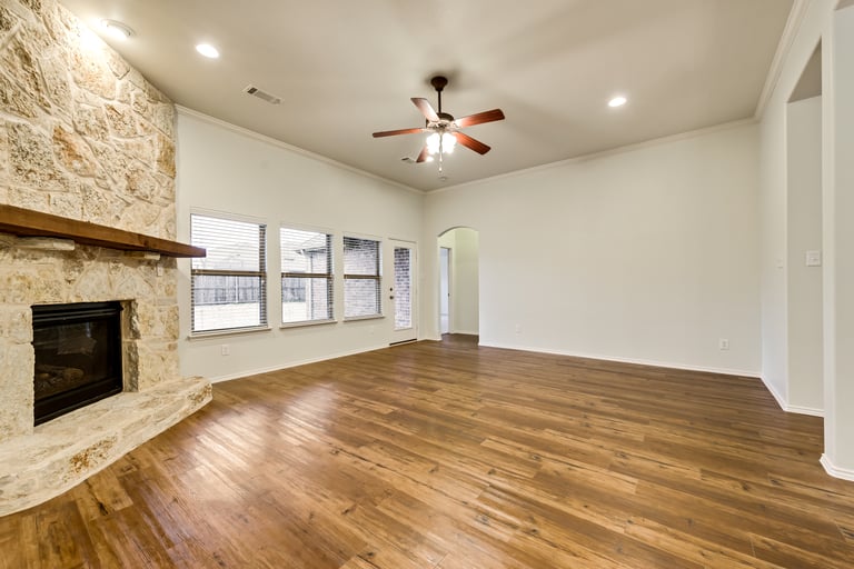 Photo 16 of 30 - 594 Miramar Dr, Rockwall, TX 75087