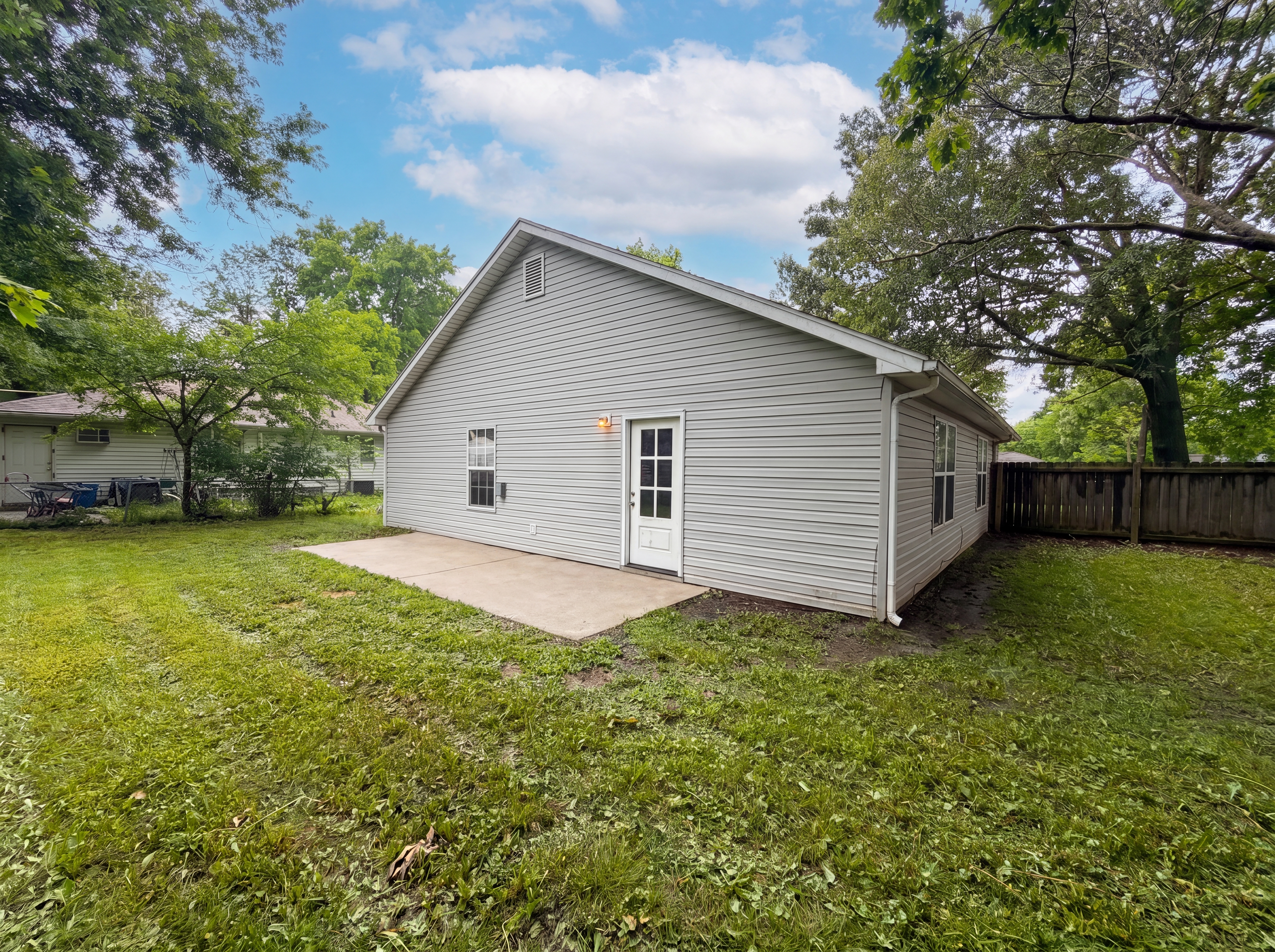 Photo 5 of 17 of 905 S Butler Ter, Harrisonville, MO