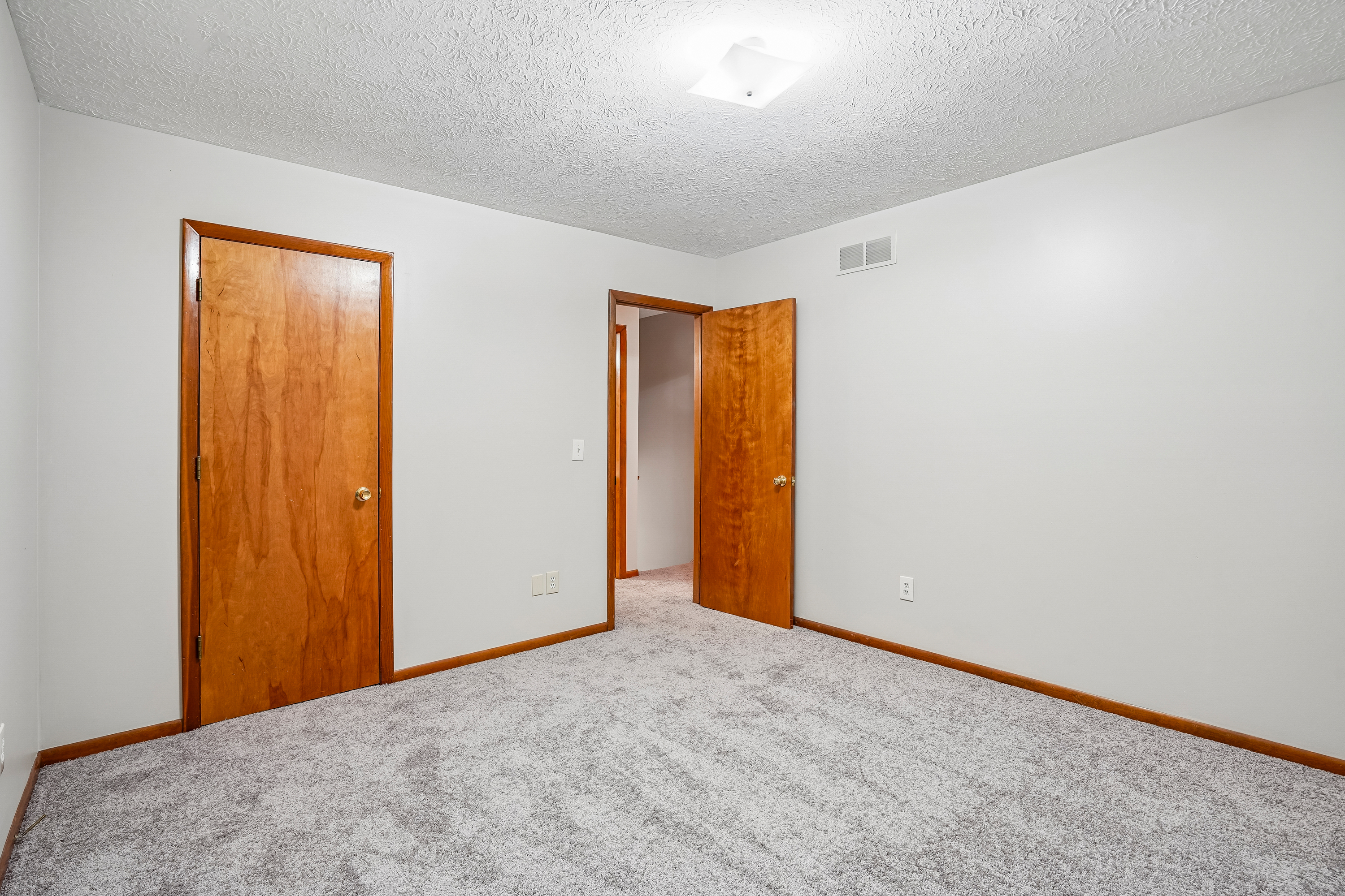 Photo 21 of 30 of 10153 Ashton St, Pinckney, MI