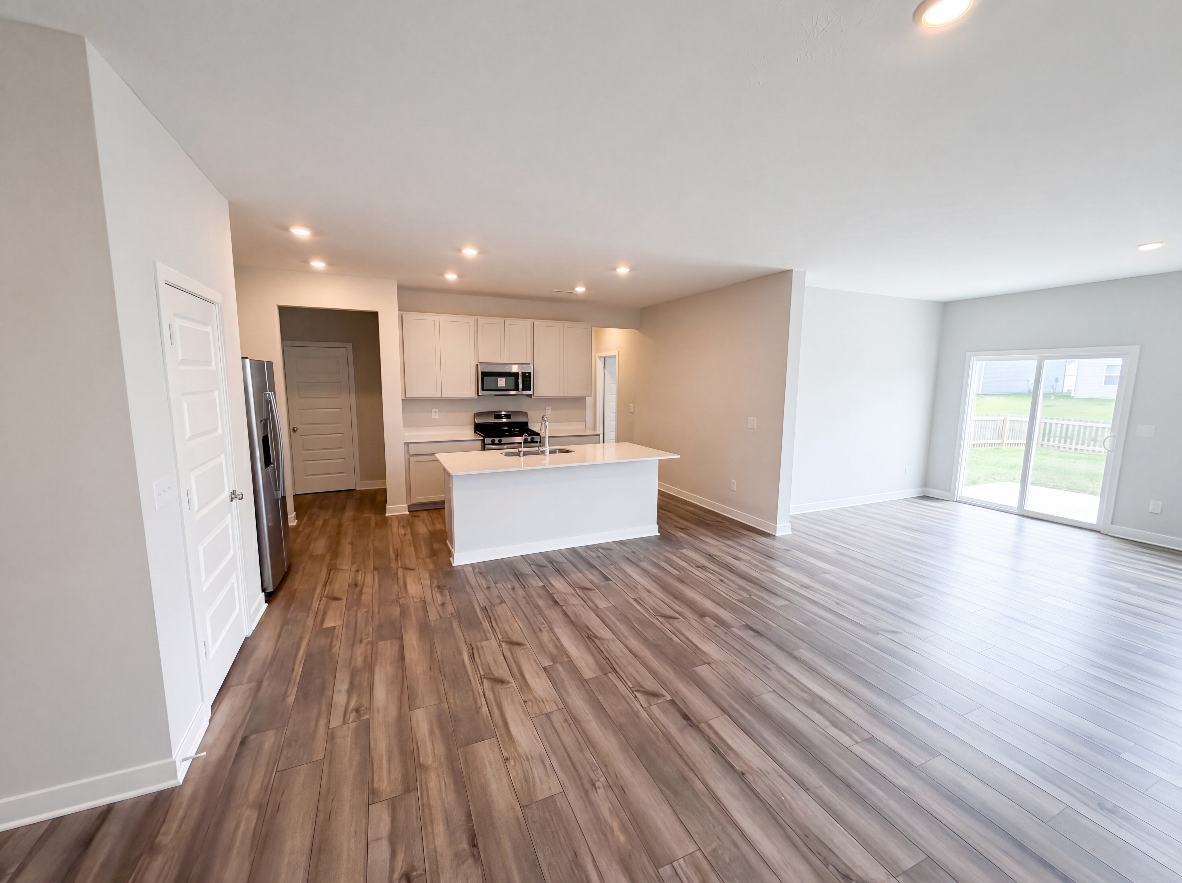 Photo 2 of 29 of 4462 Hovenweep Way, Indianapolis, IN