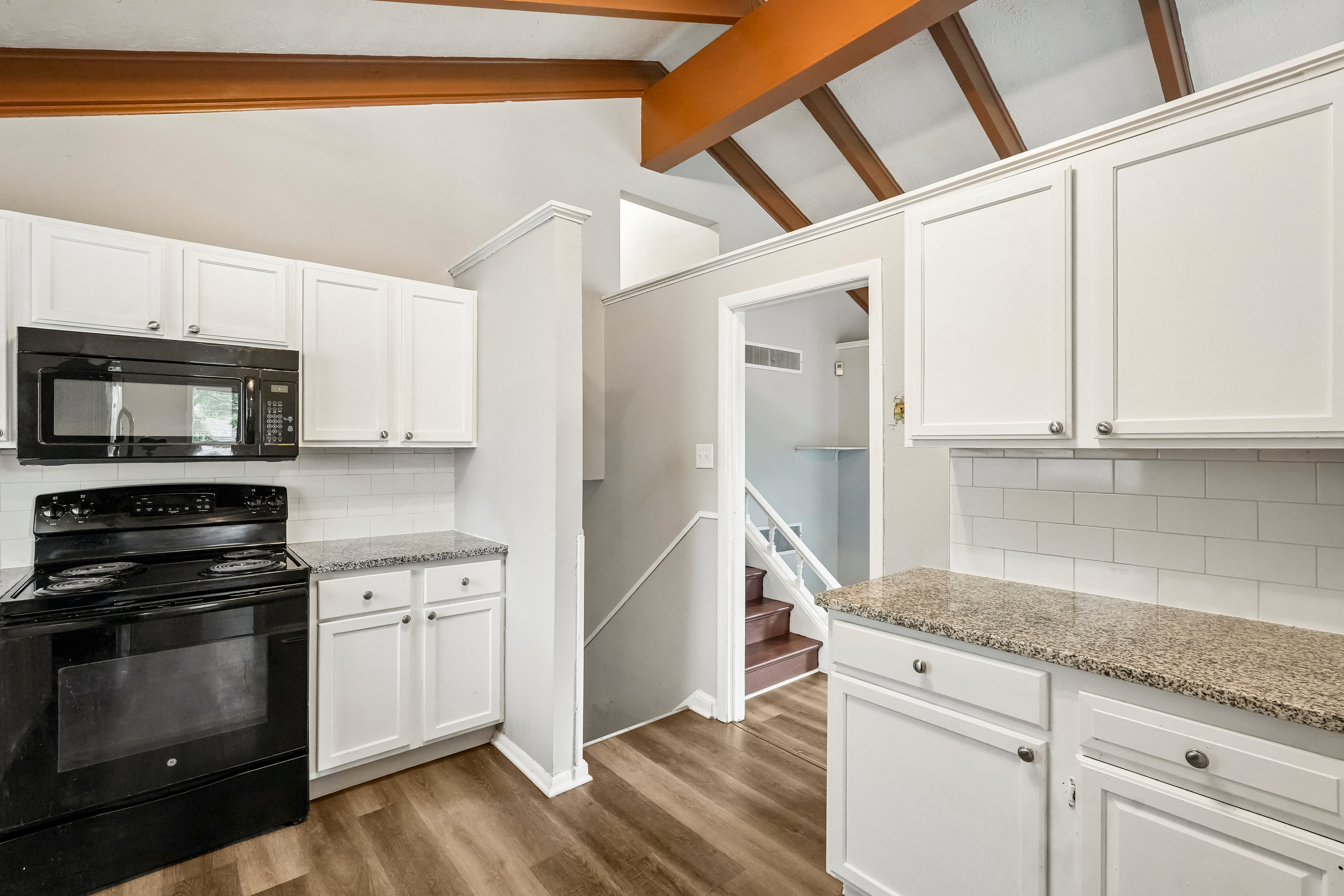 Photo 18 of 49 of 6147 E 40th St, Indianapolis, IN