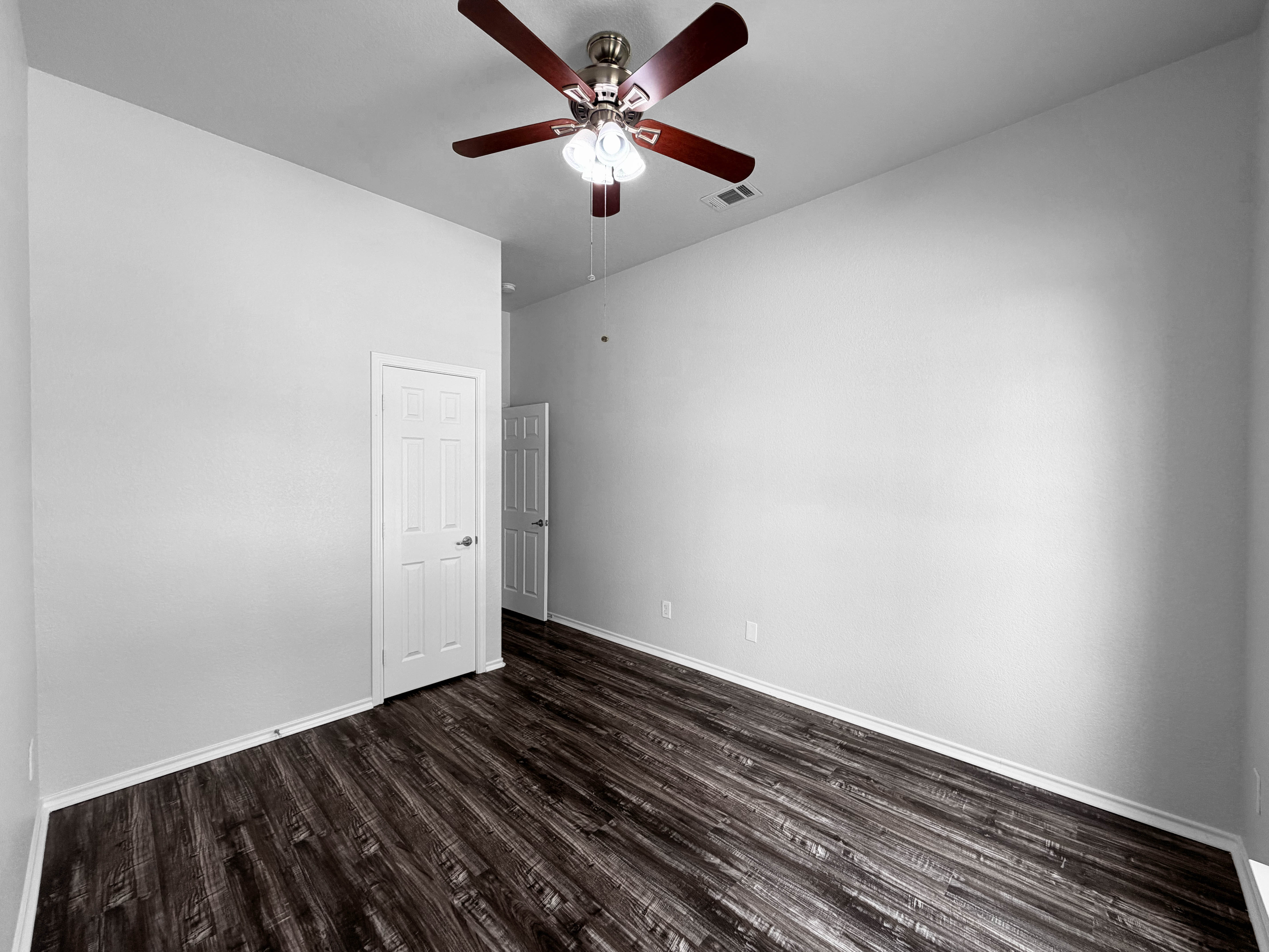 Photo 14 of 21 of 10036 Red Bluff Ln, Fort Worth, TX