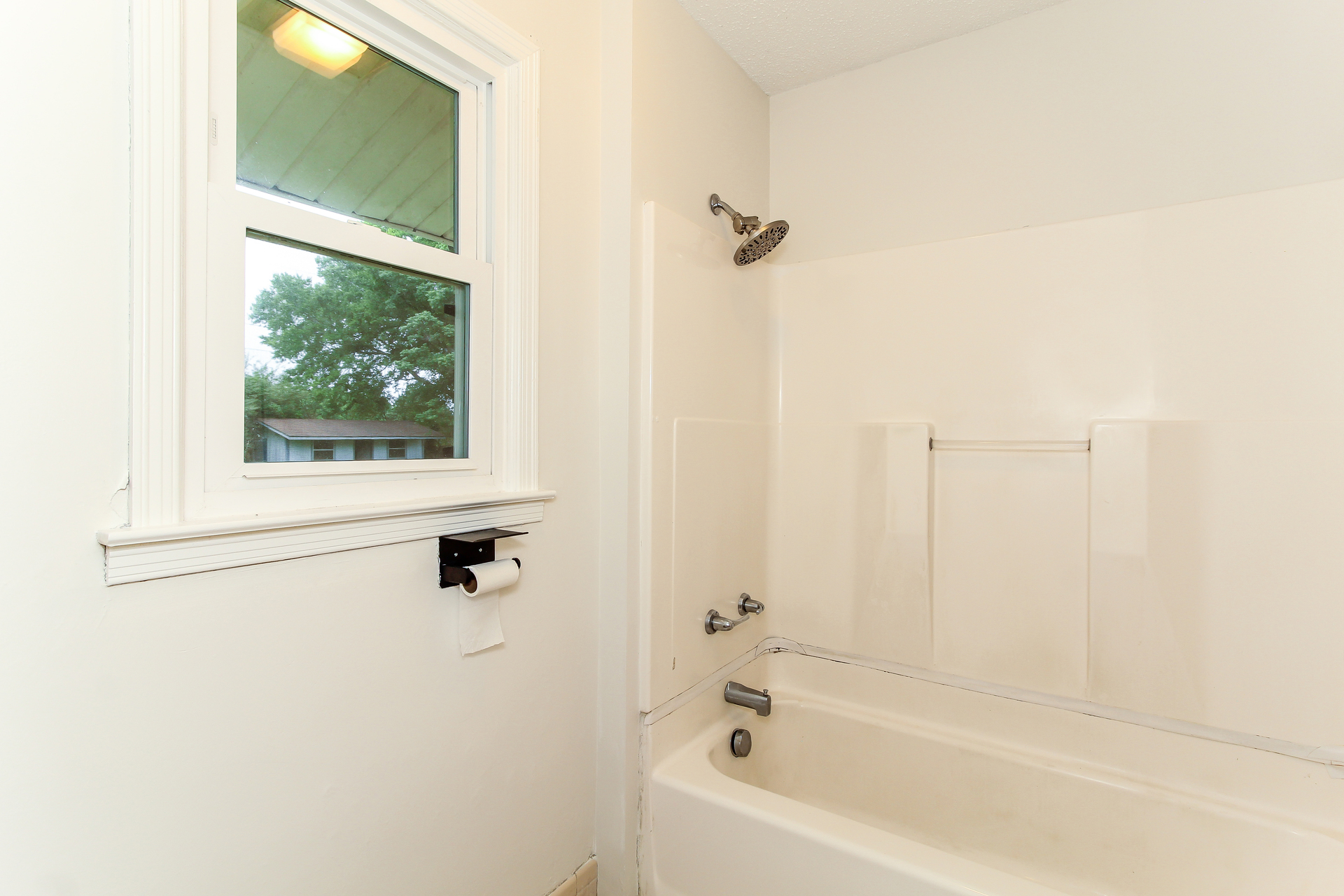 Photo 16 of 21 of 525 Lurene Cir, Montgomery, AL