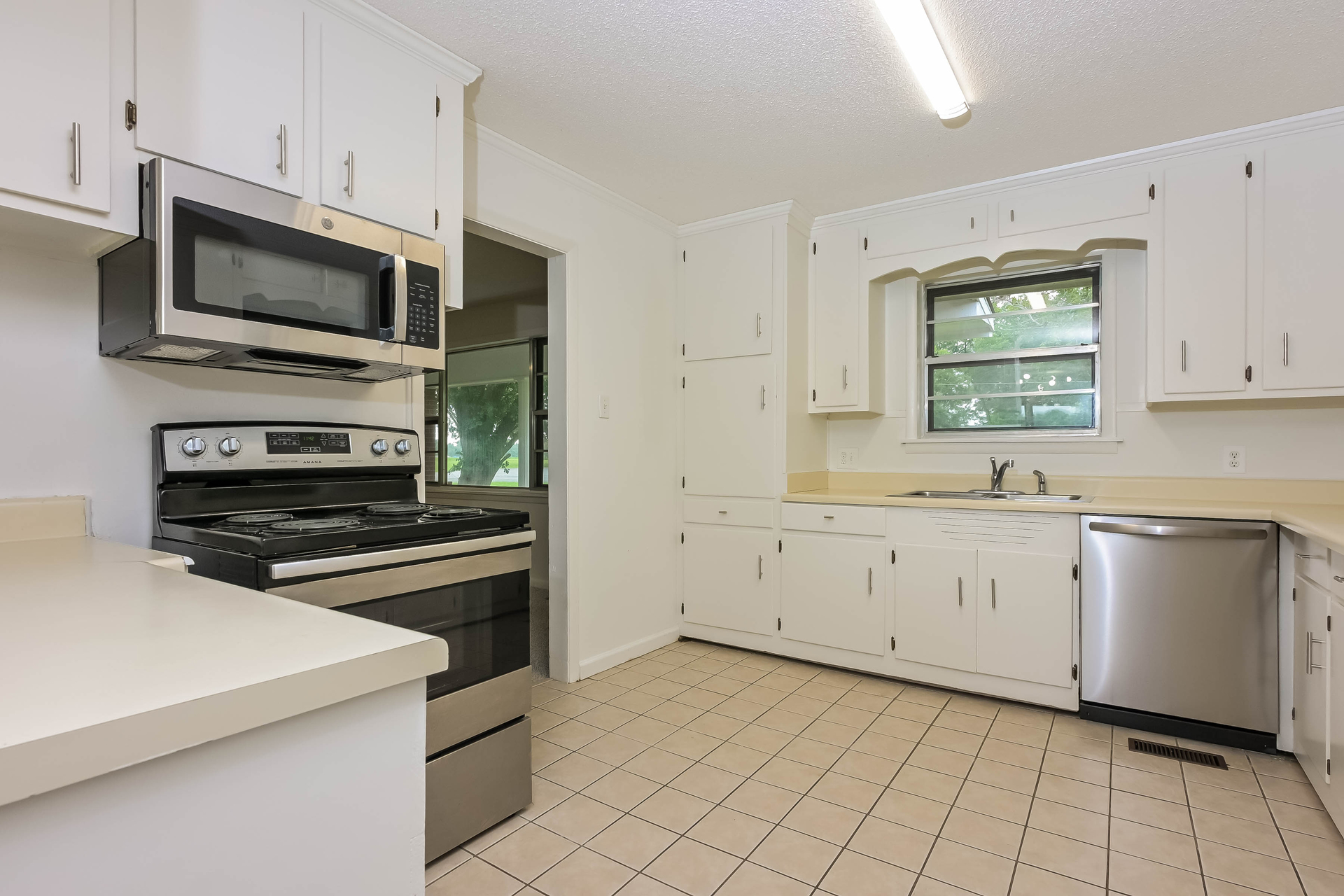 Photo 2 of 21 of 763 Oak Ave, Pinehurst, GA