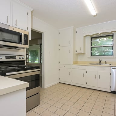 Property photo 2 of 763 Oak Ave