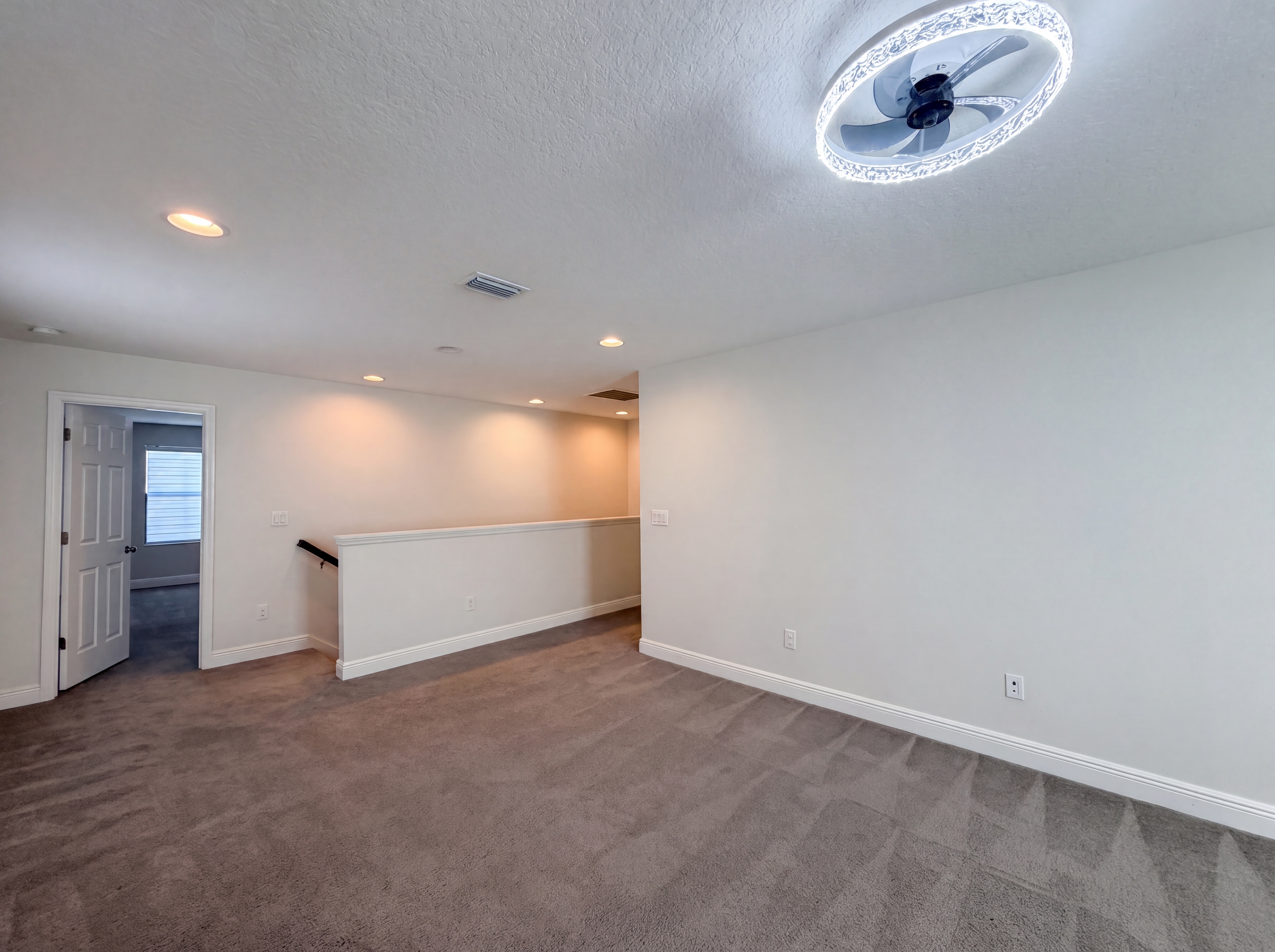 Photo 12 of 33 of 12643 Horseshoe Bend Dr, Lithia, FL