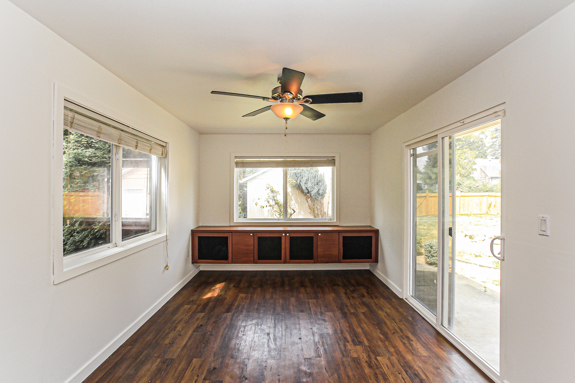 Photo 10 of 21 of 6426 S G St, Tacoma, WA