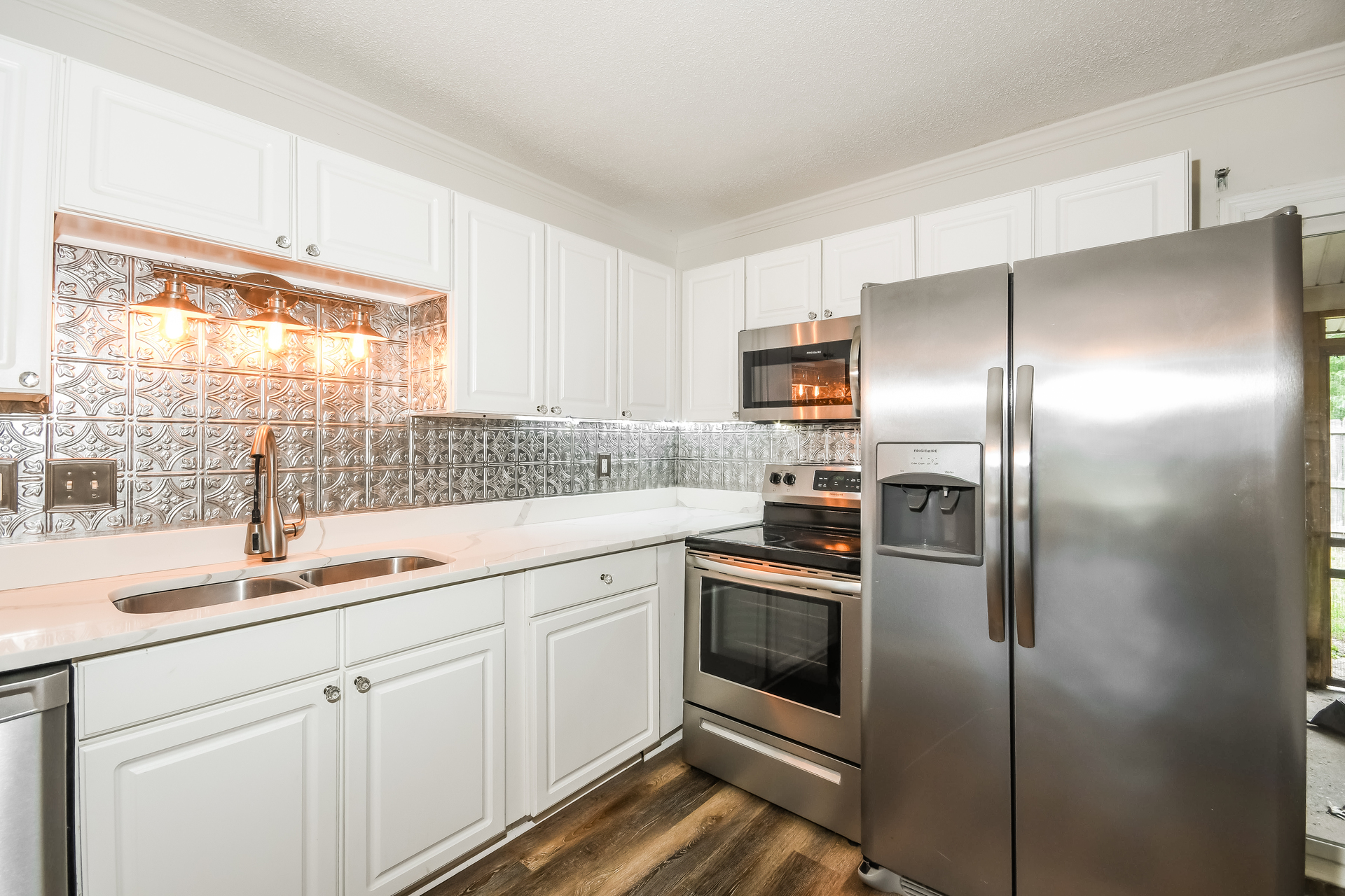 Photo 2 of 21 of 1810 Mepkin Rd, Charleston, SC