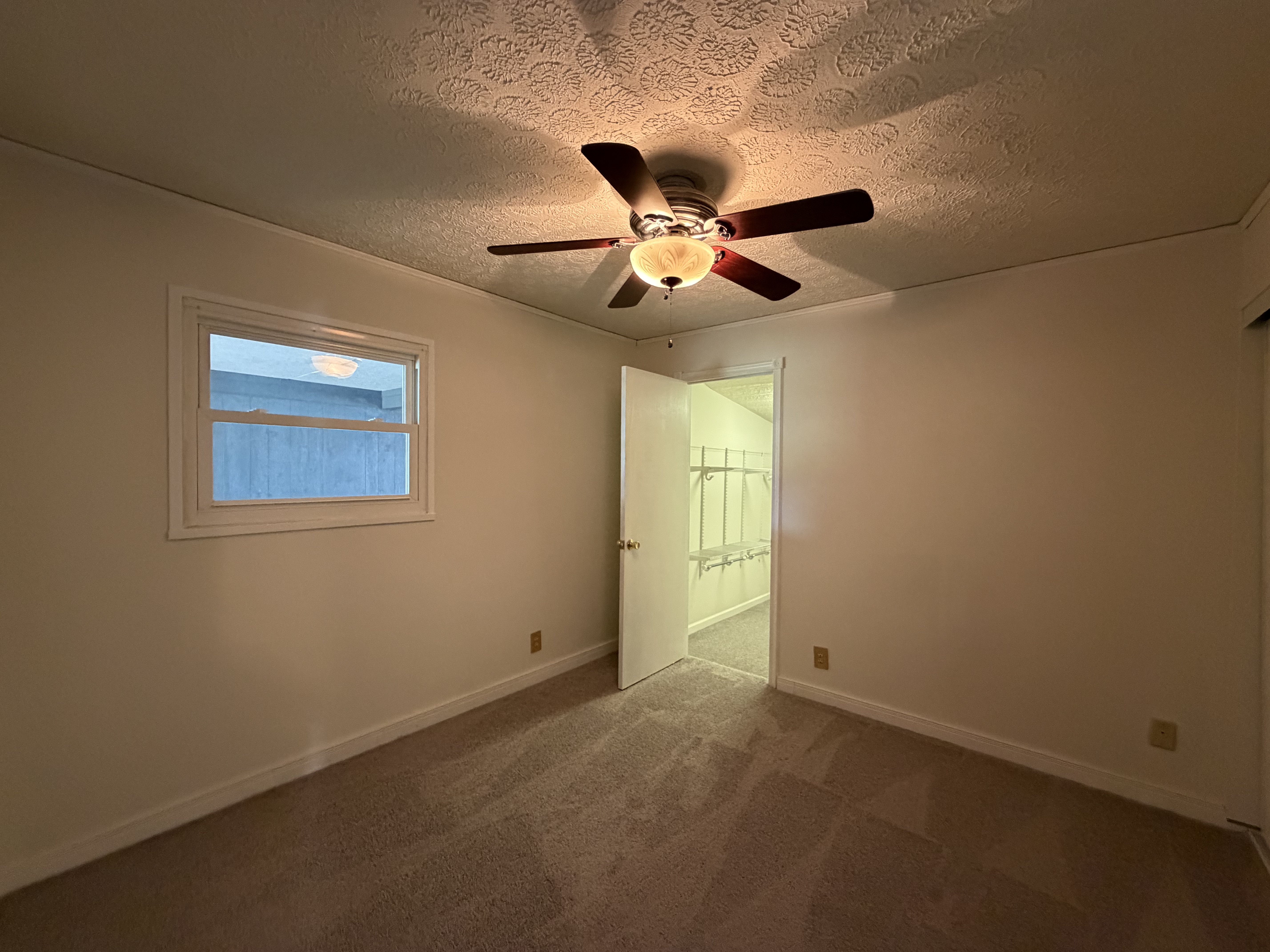 Photo 11 of 21 of 116 Valleyview Dr, Johnstown, OH