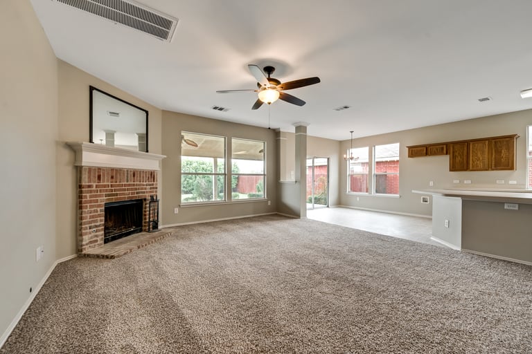 Photo 12 of 27 - 6808 Oak Falls Dr, McKinney, TX 75070