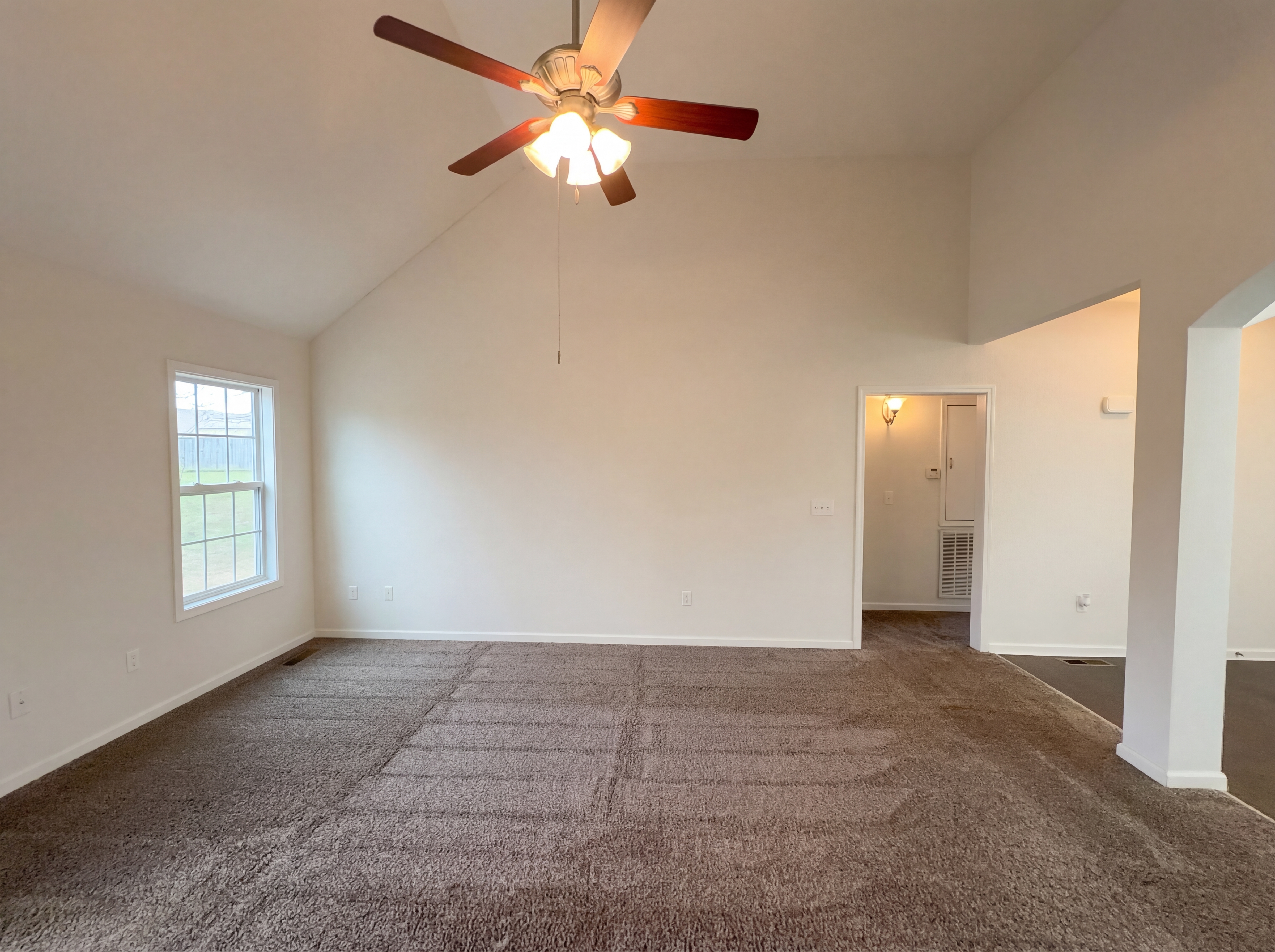 Photo 12 of 22 of 353 Chestnut Grove Ct, Clarksville, TN