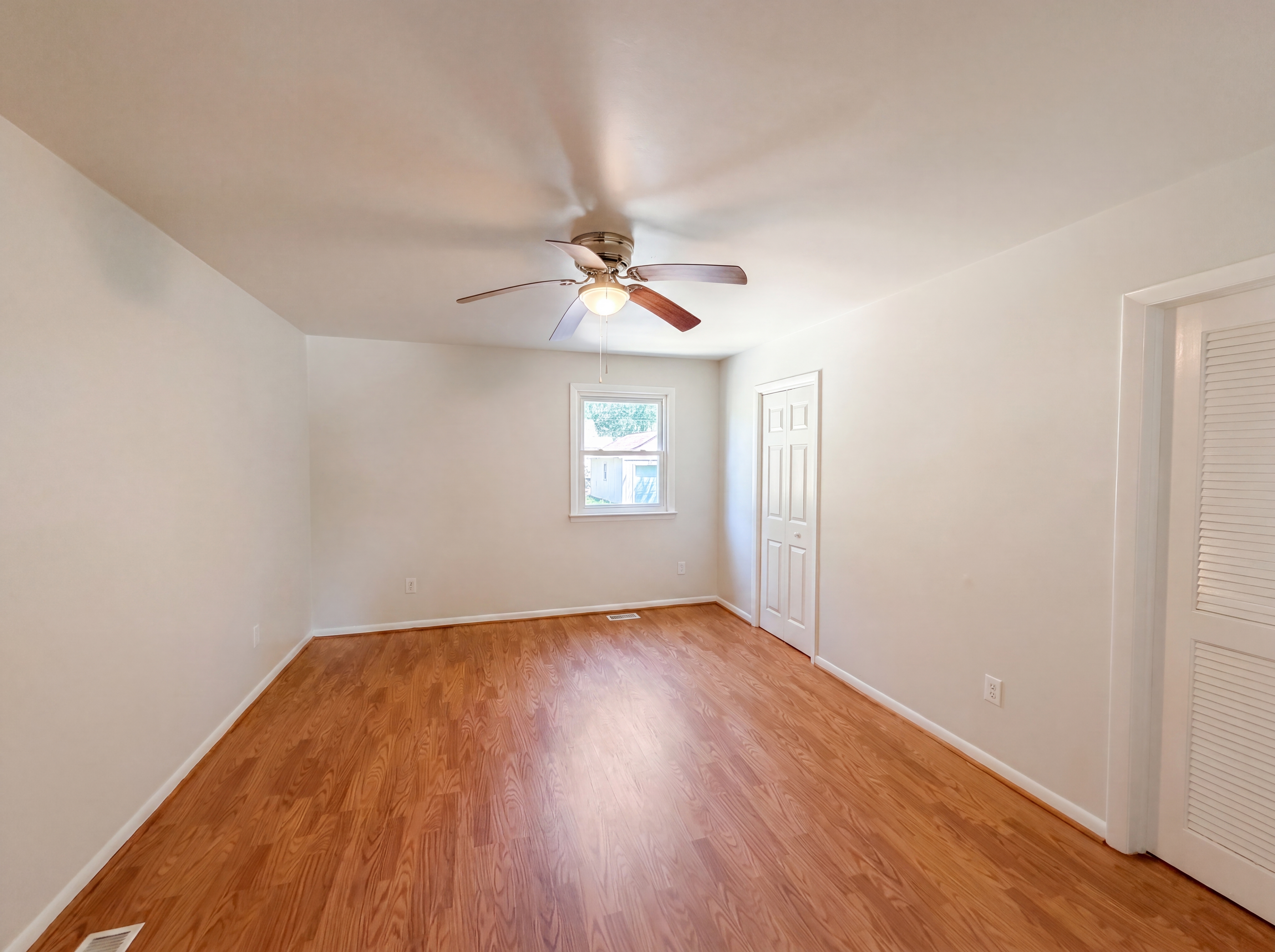 Photo 4 of 17 of 2807 Clingman St, Hopewell, VA