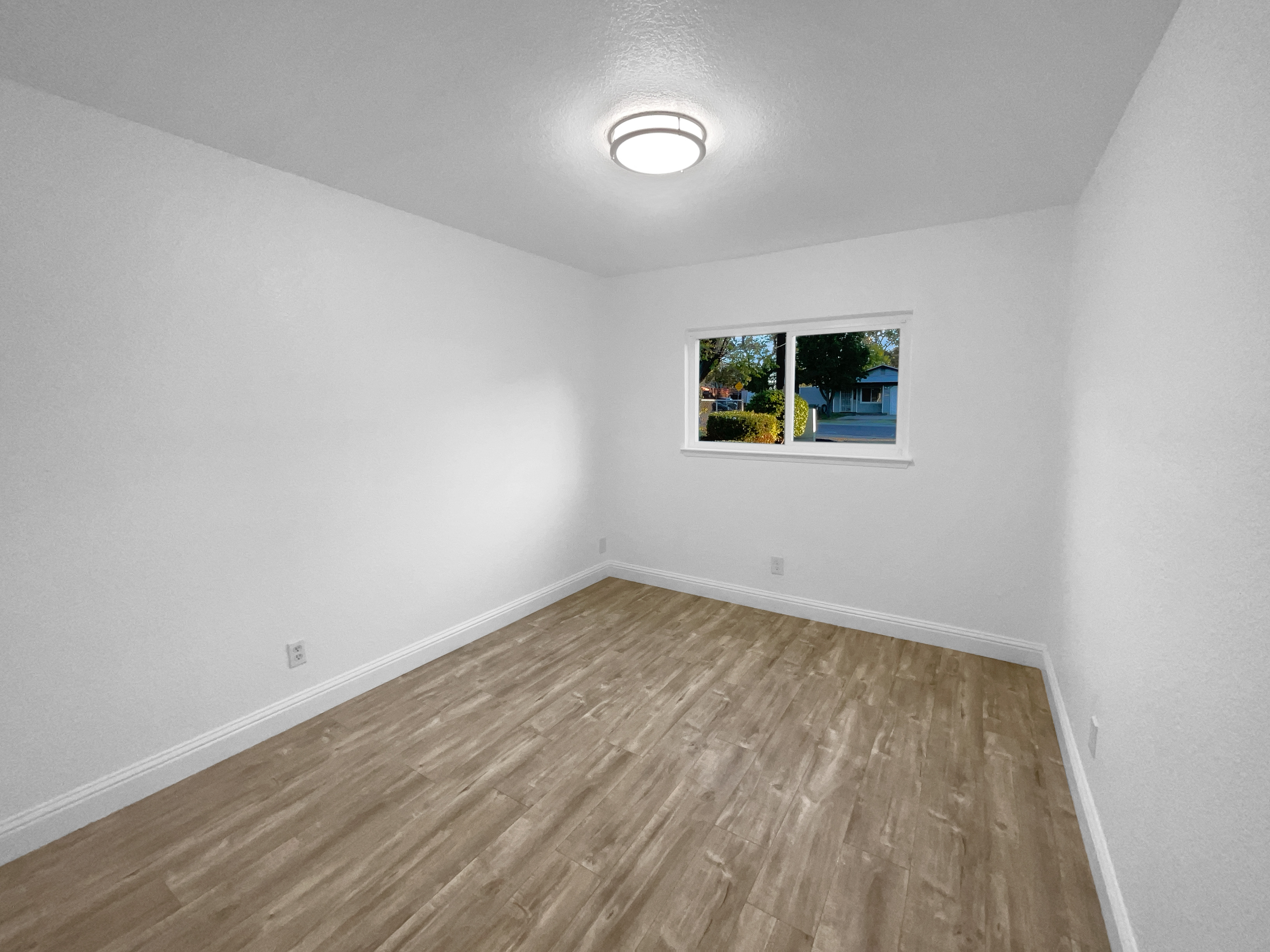 Photo 3 of 22 of 1109 Frienza Ave, Sacramento, CA