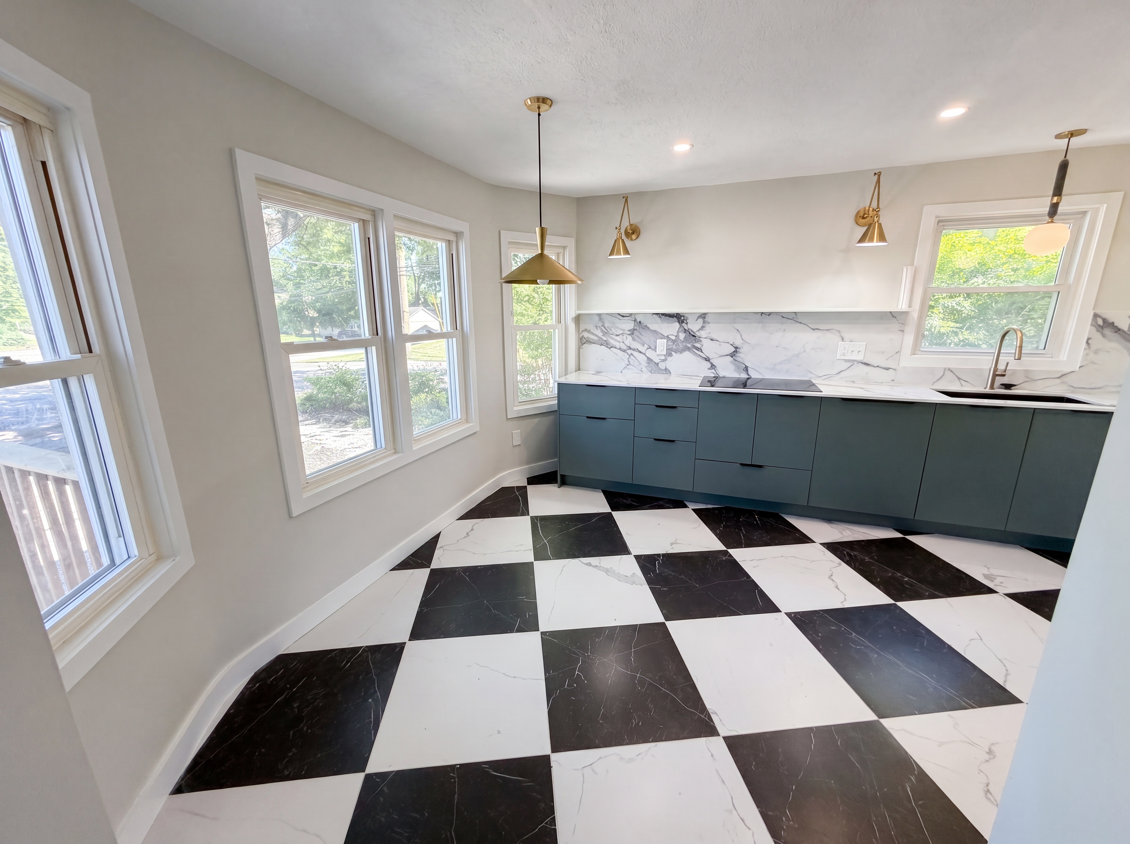 Photo 9 of 28 of 492 Algene St, Lake Orion, MI