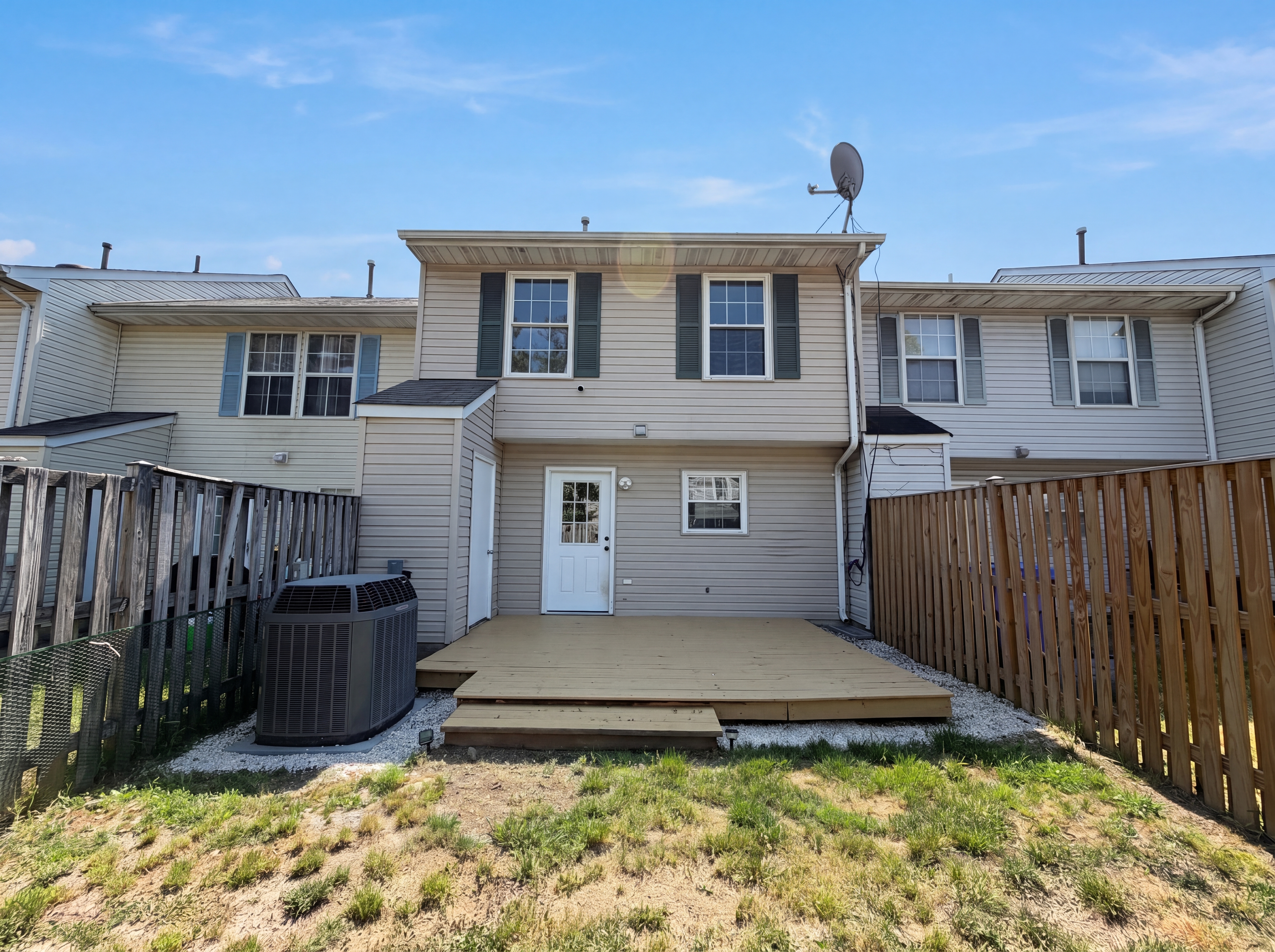 Photo 5 of 41 of 5812 Springfish Pl, Waldorf, MD