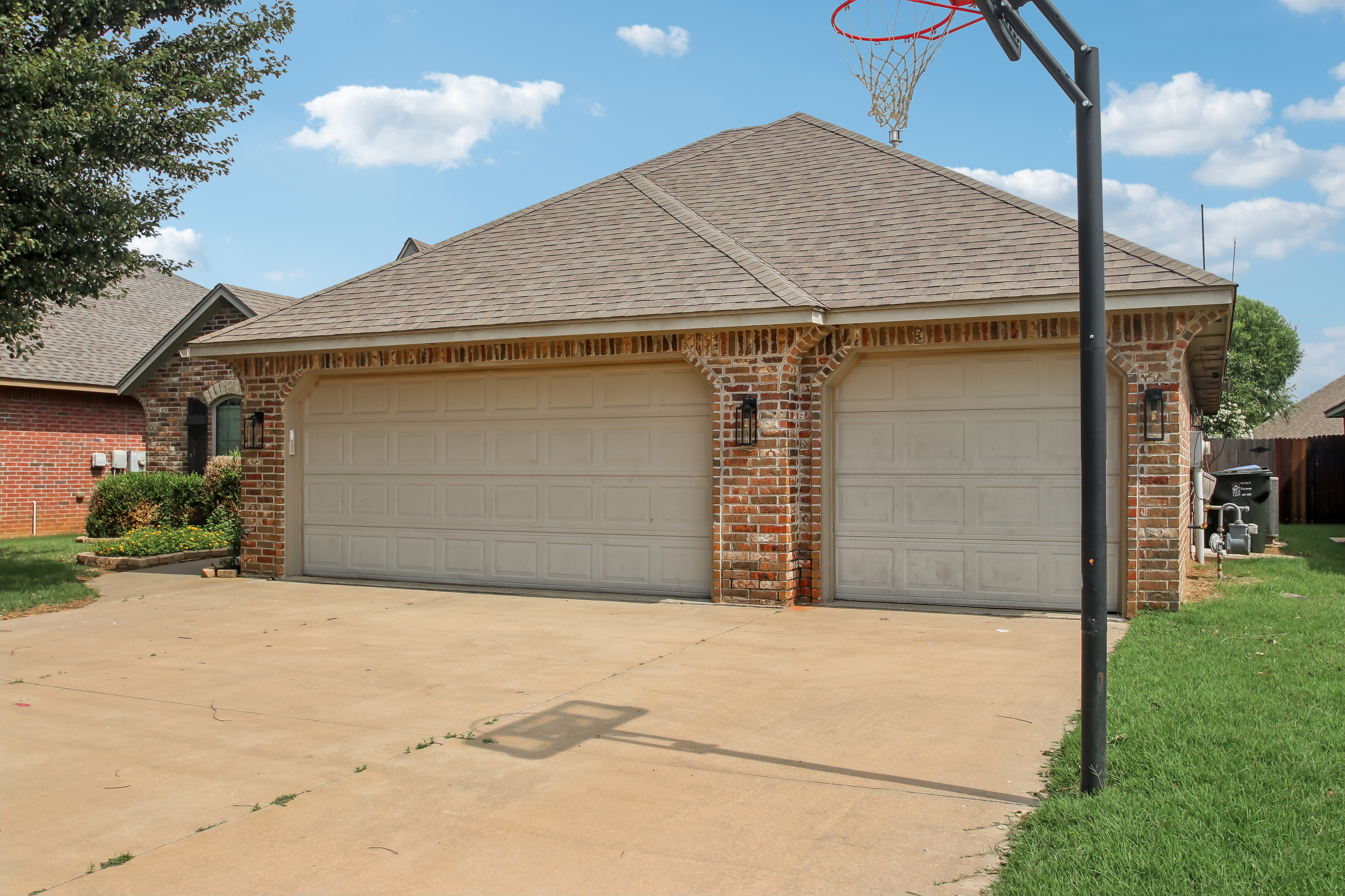 Photo 29 of 35 of 1405 Luke Ln, Norman, OK
