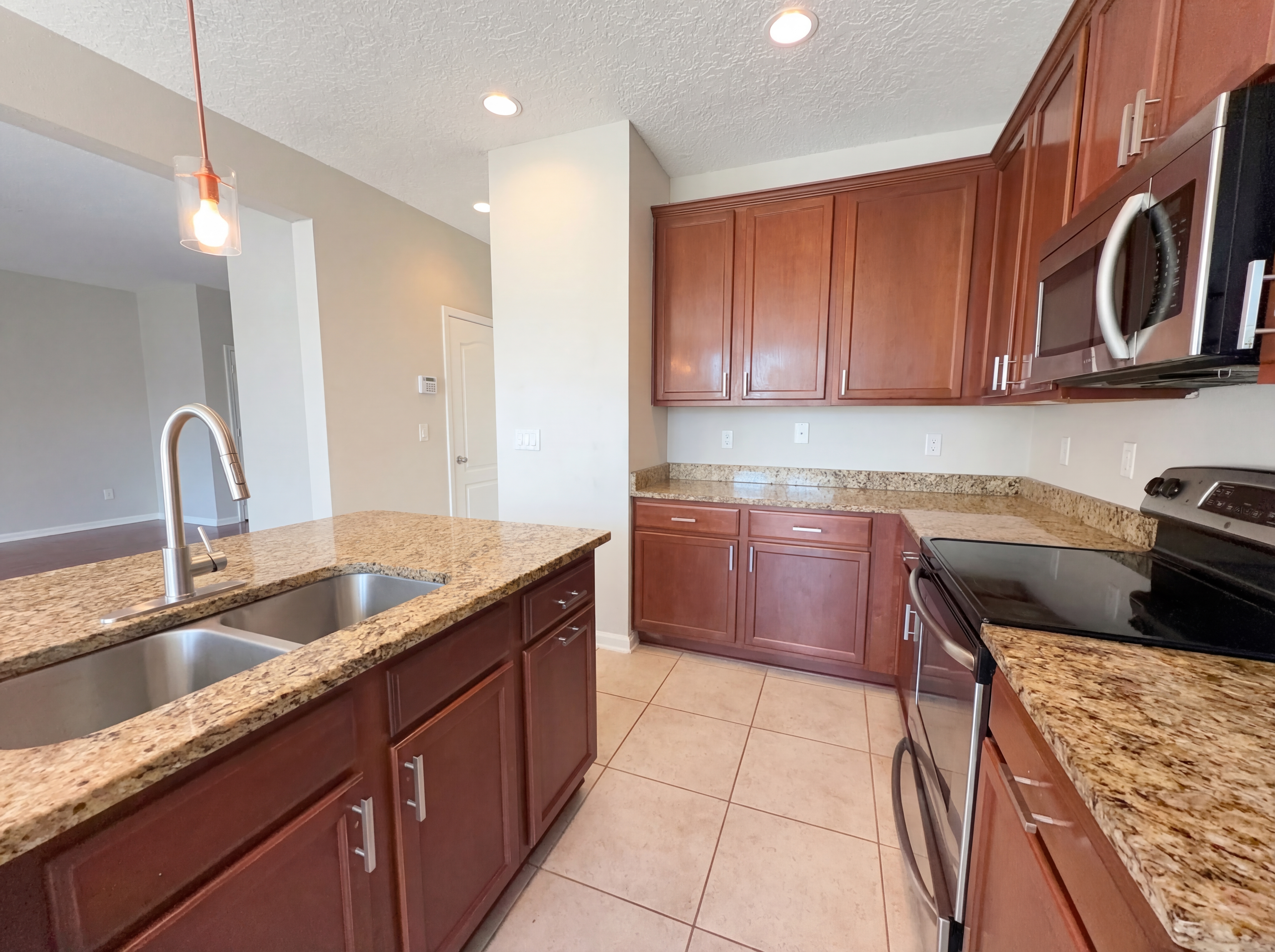 Photo 7 of 20 of 875 Quiet Stone Ln, Orange Park, FL