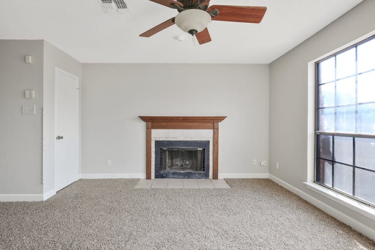 Photo 1 of 25 - 7317 Kingswood Cir, Fort Worth, TX 76133